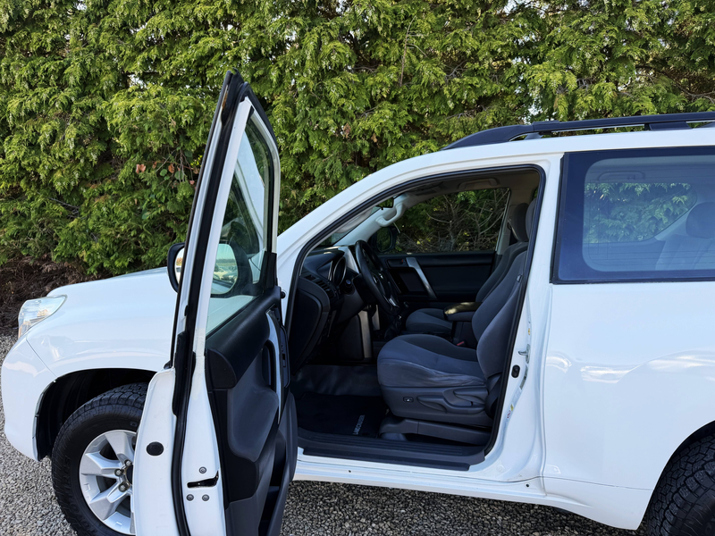 Toyota Land Cruiser 3.0 D-4D 190 CV 4X4 GARANTIE 1 AN CLIM AUTO KEYLESS 67.000 KM !!!! — photo 10