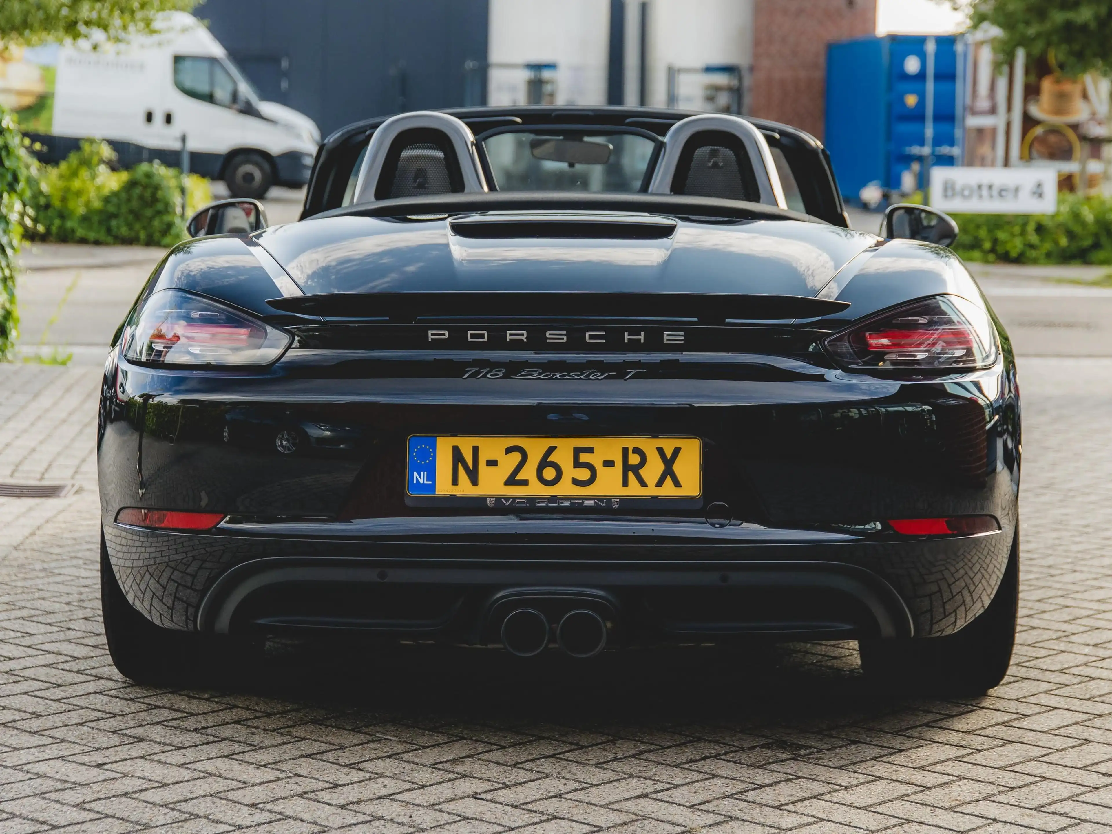 Porsche 718 2.0 T — photo 10