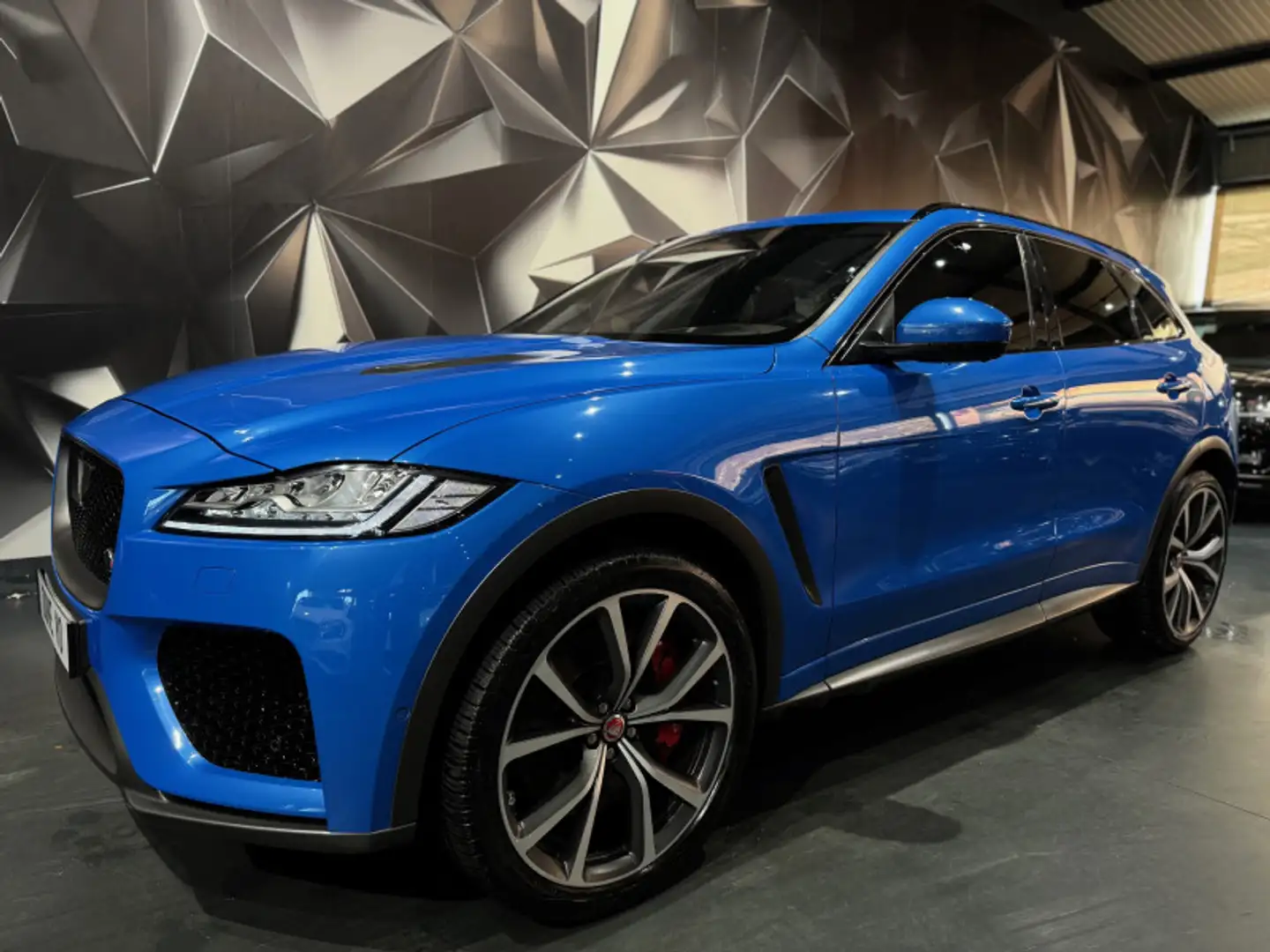 Jaguar F-Pace V8 5.0 SUPERCHARGED 550CH SVR AWD BVA8 - 1