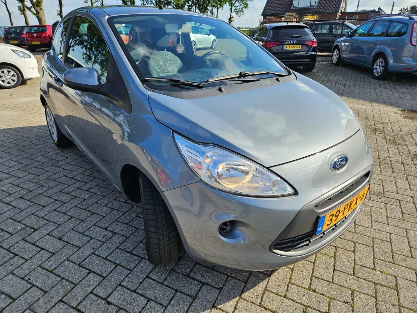 Ford Ka/Ka+ 1.2 Comfort start/stop. 2011. Airco/CV/Elektrische Grau - 2