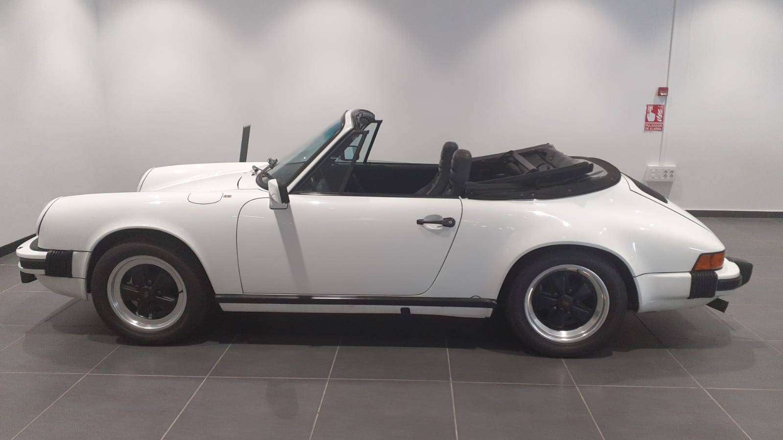 Porsche 911 911 3.2 Carrera Cabriolet - foto 1