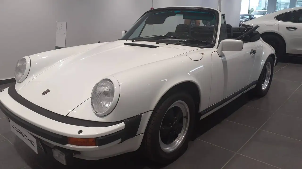 Porsche 911 3.2 Carrera Cabriolet, foto 3