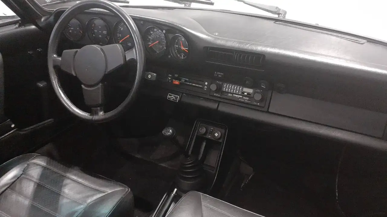 Porsche 911 3.2 Carrera Cabriolet, foto 9