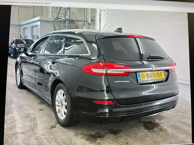 Ford Mondeo view 13