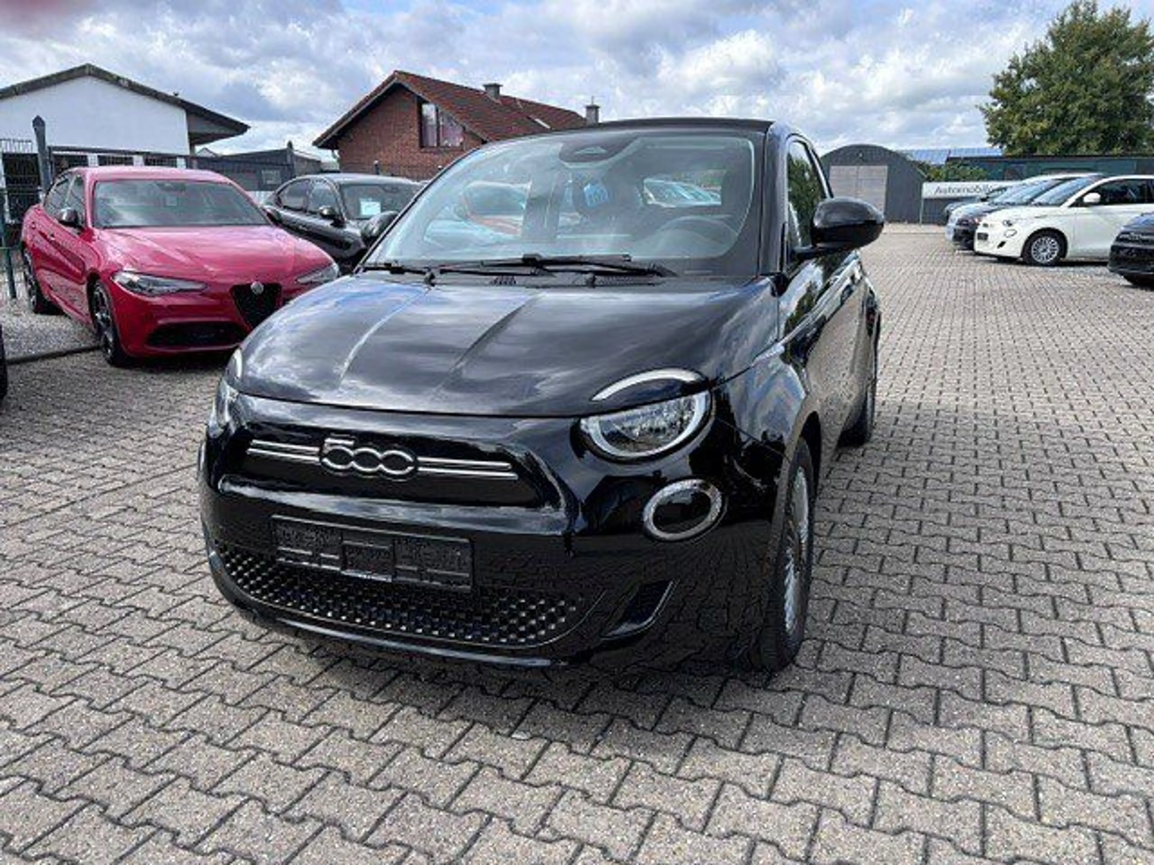 Fiat 500e Cabrio 42kWh #AppleCarPlay