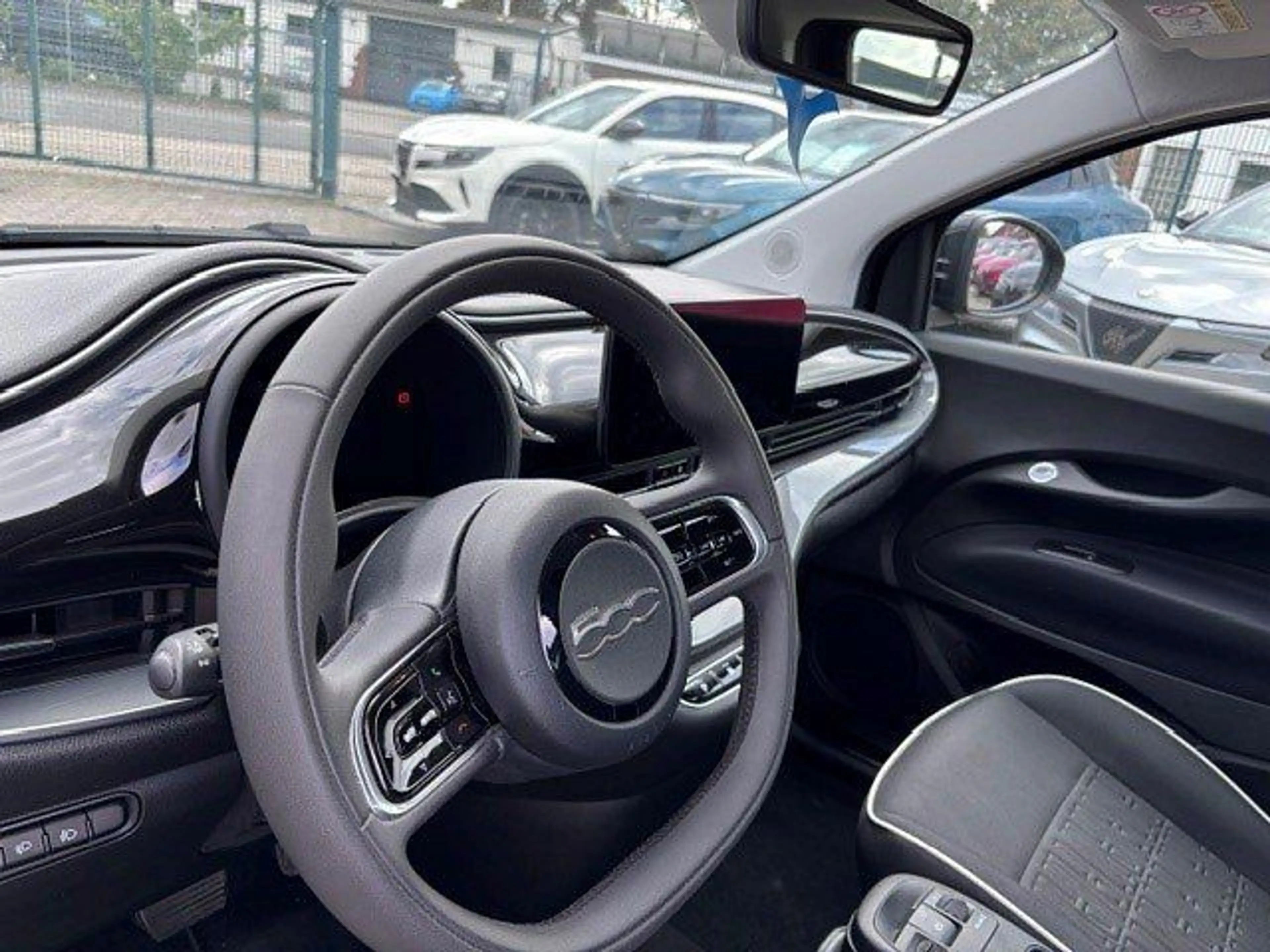 Fiat 500e Cabrio 42kWh #AppleCarPlay — photo 10