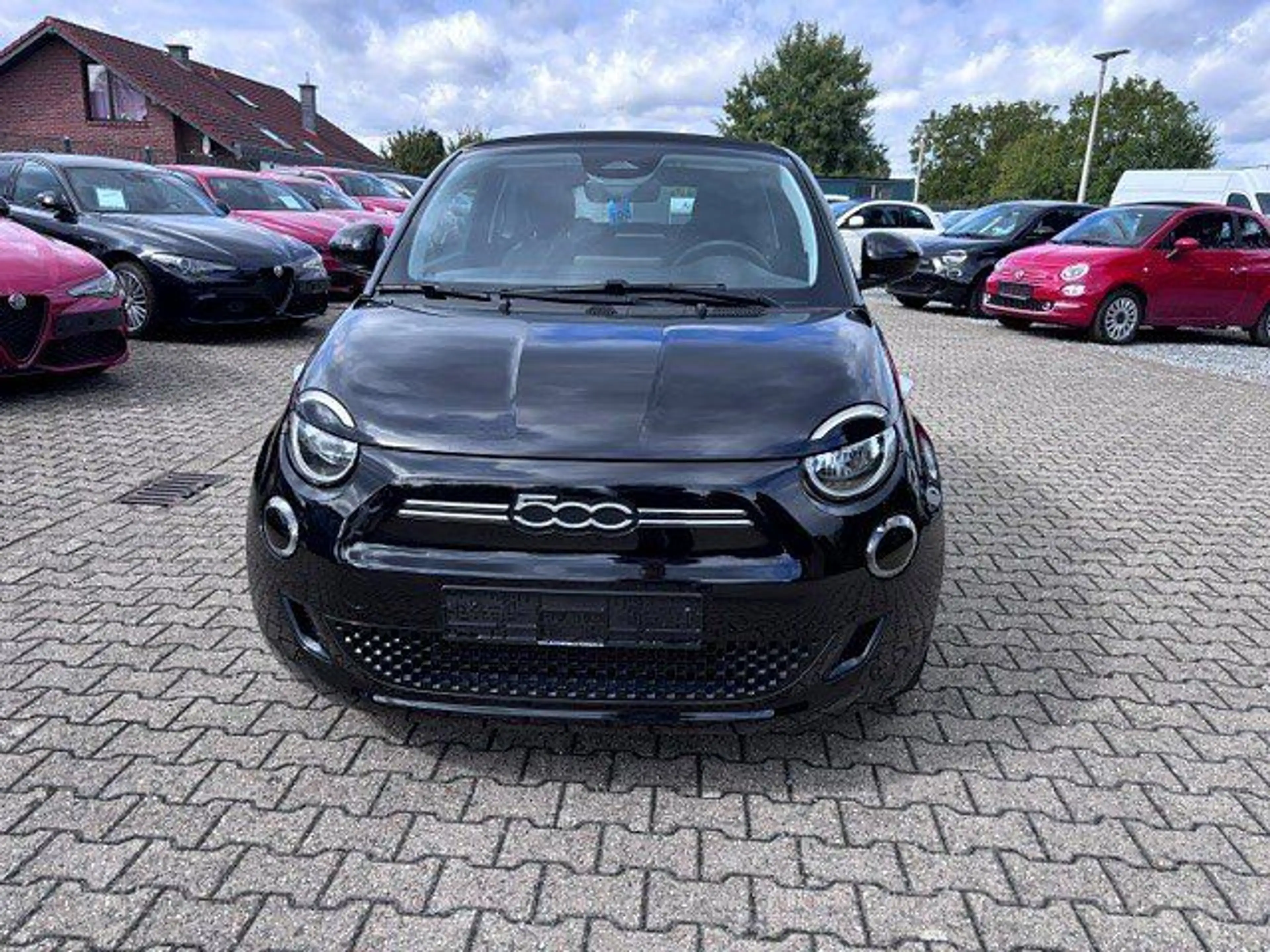 Fiat 500e Cabrio 42kWh #AppleCarPlay — photo 2