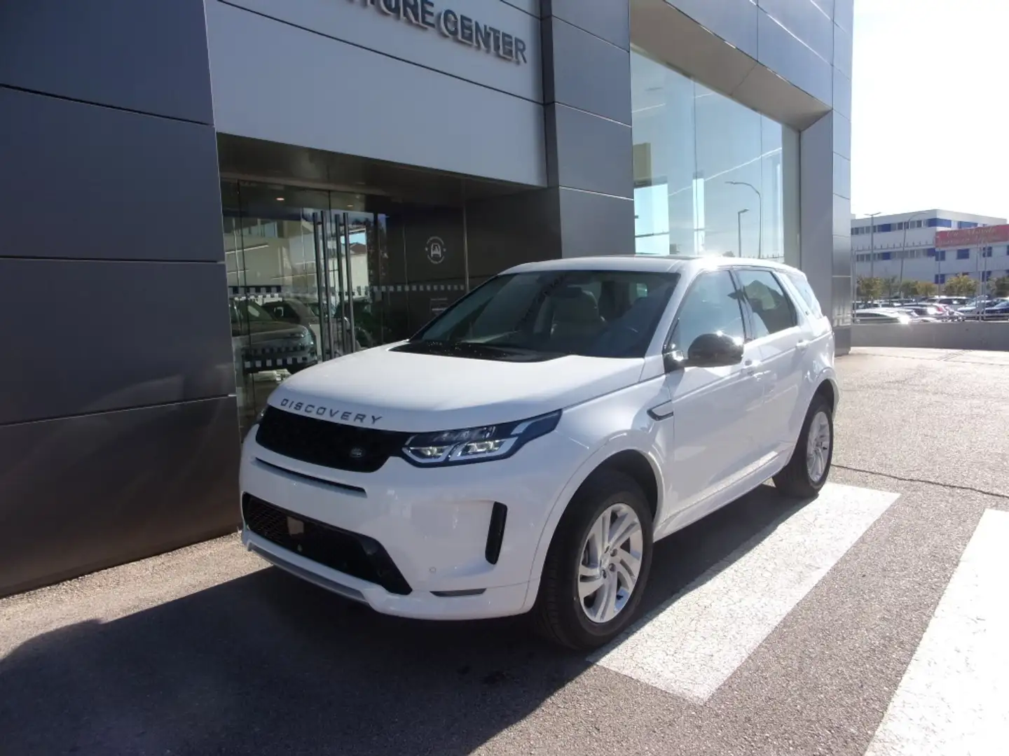 Land Rover Discovery Sport 2.0D TD4 MHEV S AWD Auto 163 Bílá - 1