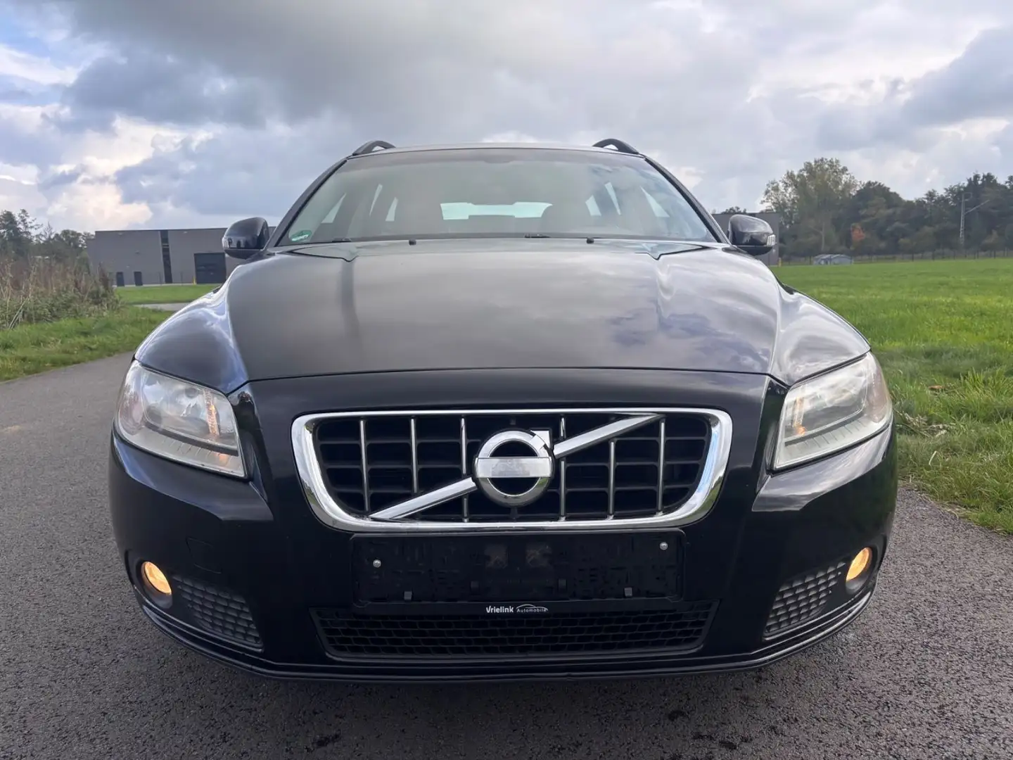 Volvo V70 Kombi 2,0 D-Navi-Leder-Eur5- Noir - 2