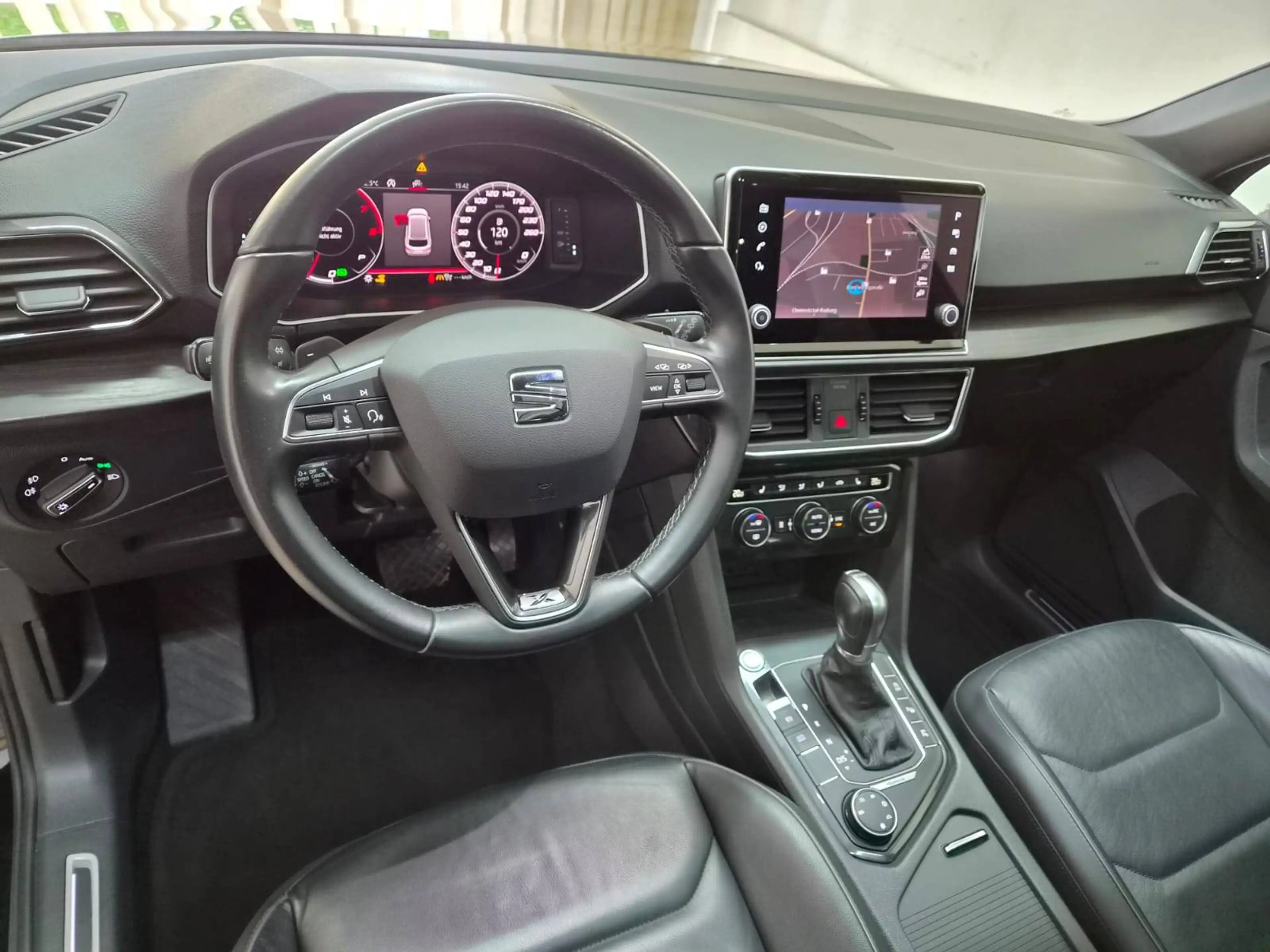 SEAT Tarraco 2.0 TSI 4Drive 7Si. LED Panorama Leder 19" — photo 19