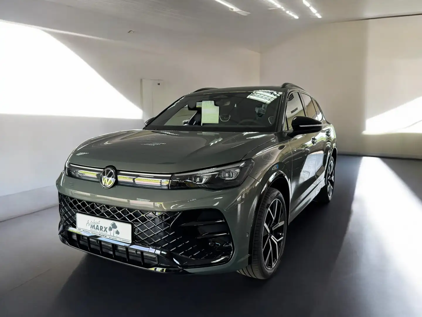 Volkswagen Tiguan 2.0 TDI 142 kW 4Motion R-Line Grün - 1