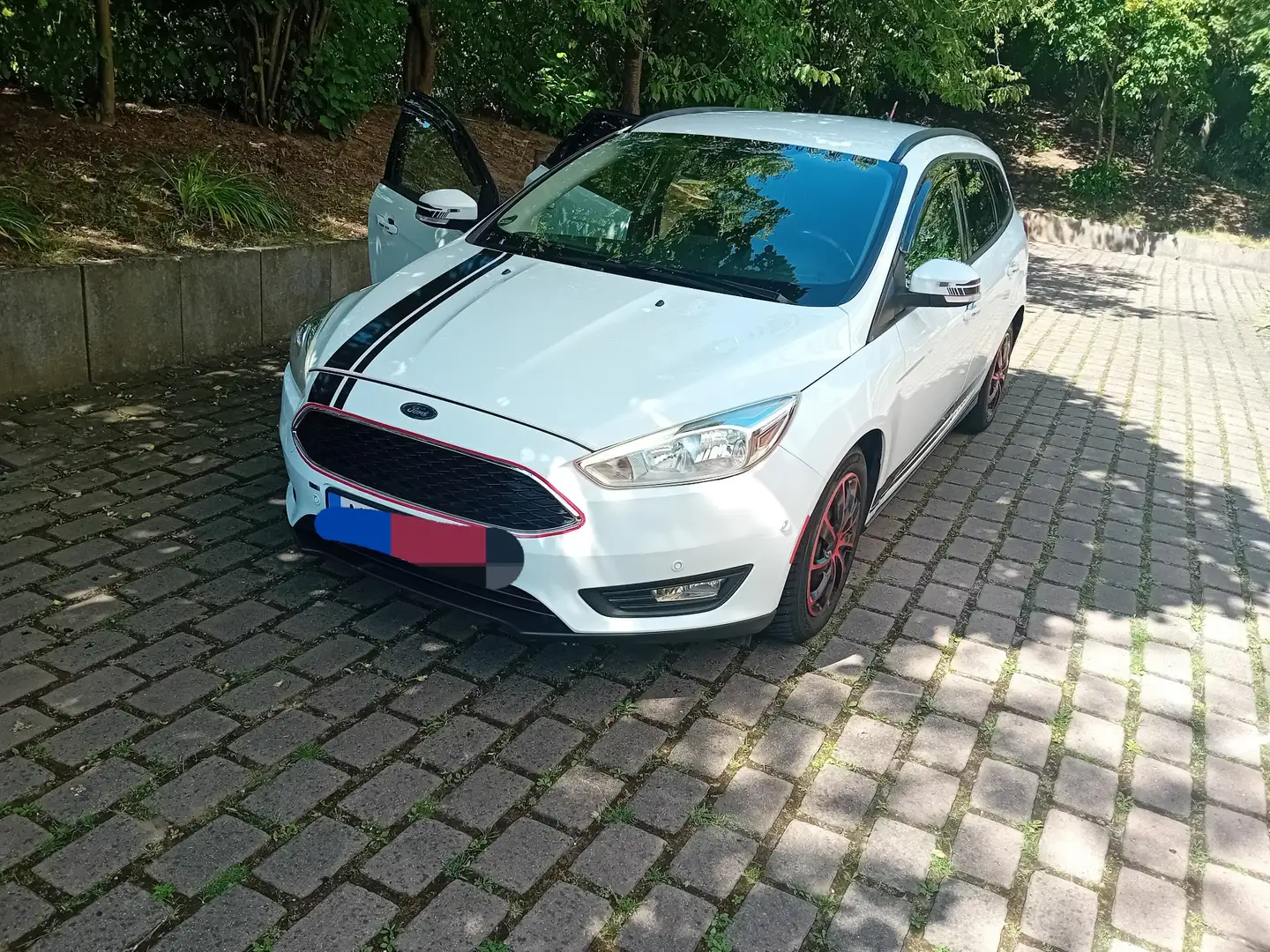 Ford Focus Turnier 1.5 TDCi DPF Start-Stopp-System COOL&CONNE - 2