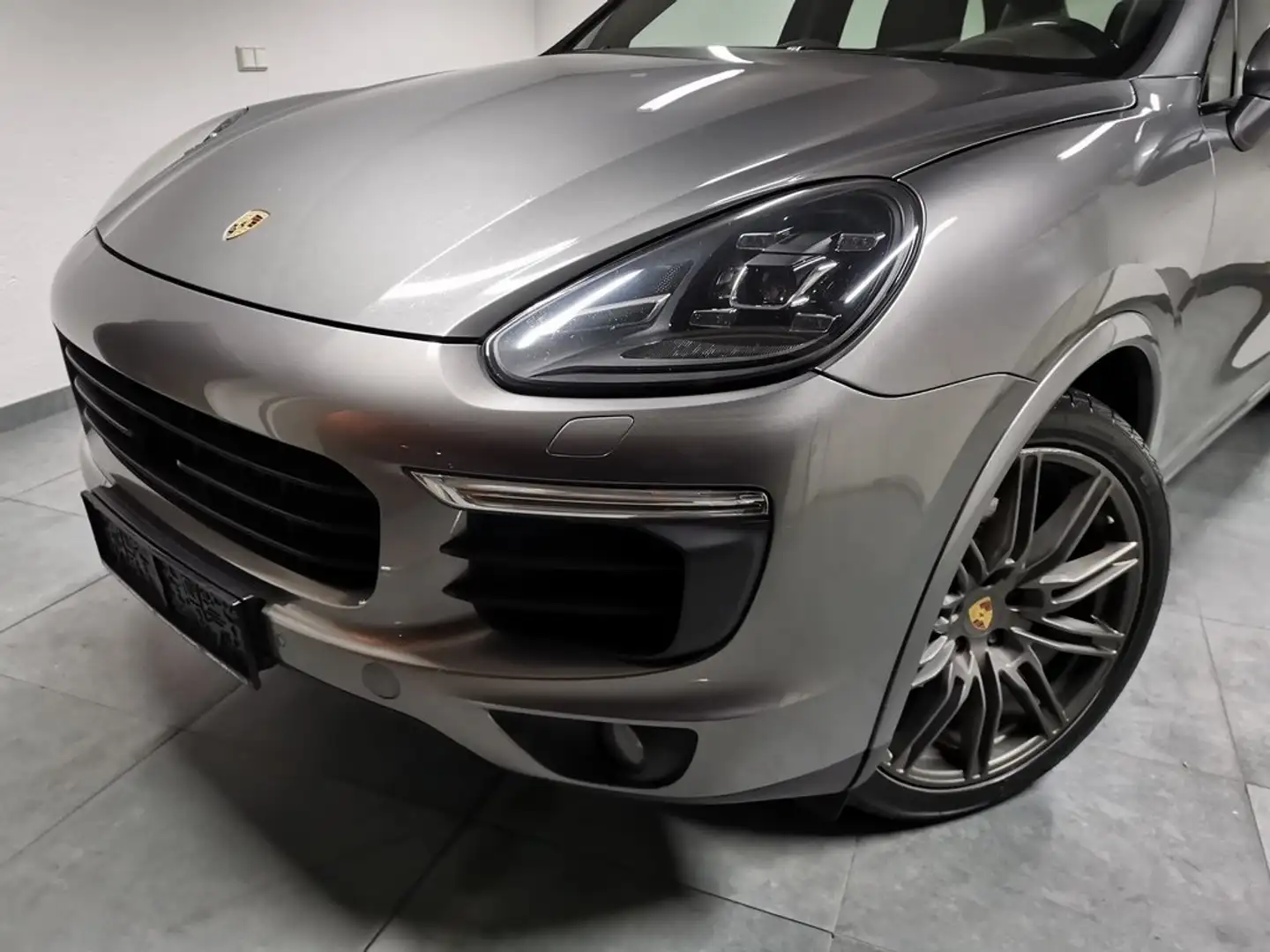 Porsche Cayenne S,V8 TDI,Facelift,Turbo S Sportpaket,Ahv,Panorama Gris - 1