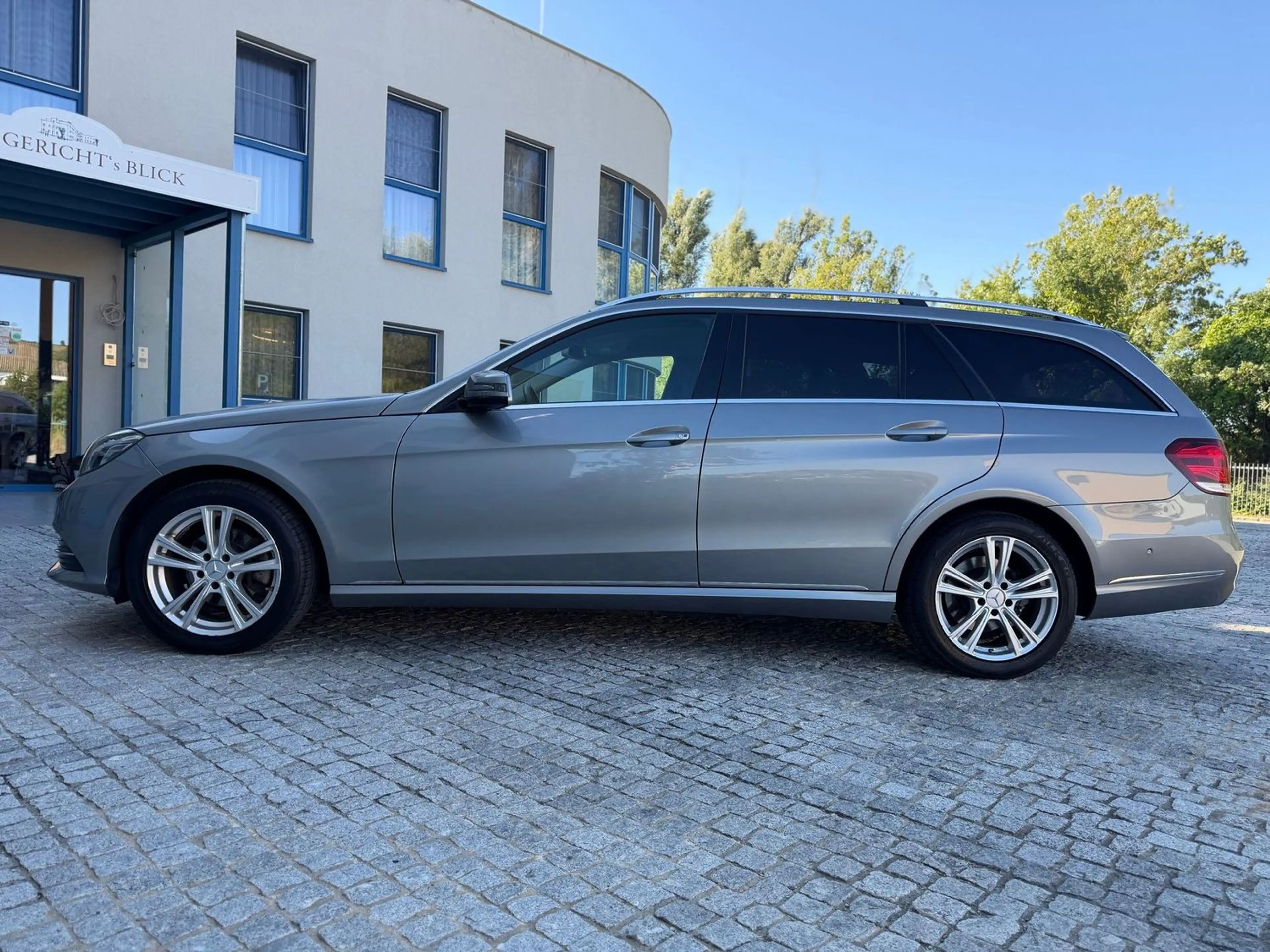 Mercedes-Benz E 220 CDI 1.HAND/AUTOMATIK/LED/ASSIST/AHK/S-HEFT — photo 5