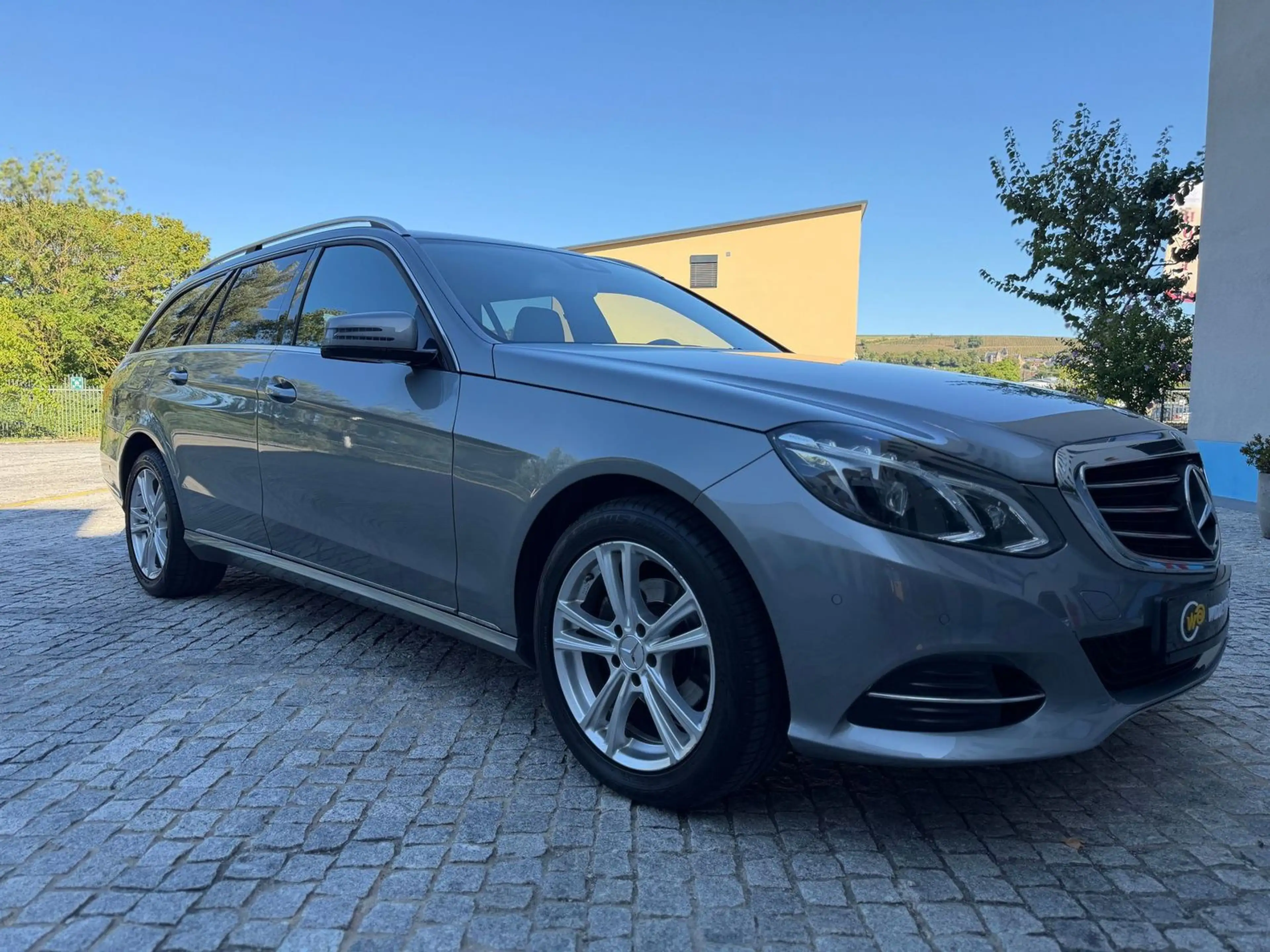 Mercedes-Benz E 220 CDI 1.HAND/AUTOMATIK/LED/ASSIST/AHK/S-HEFT — photo 2