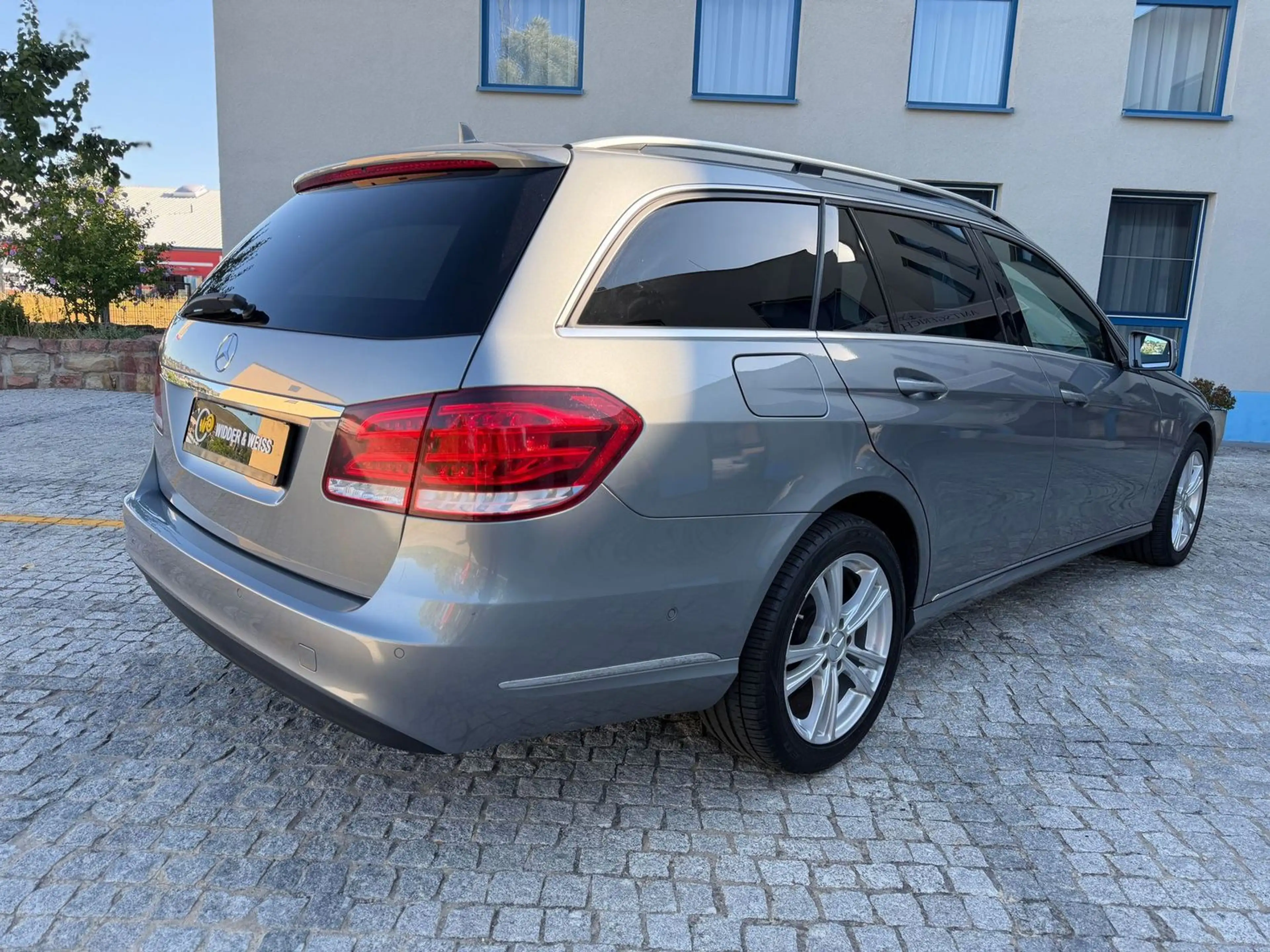 Mercedes-Benz E 220 CDI 1.HAND/AUTOMATIK/LED/ASSIST/AHK/S-HEFT — photo 3