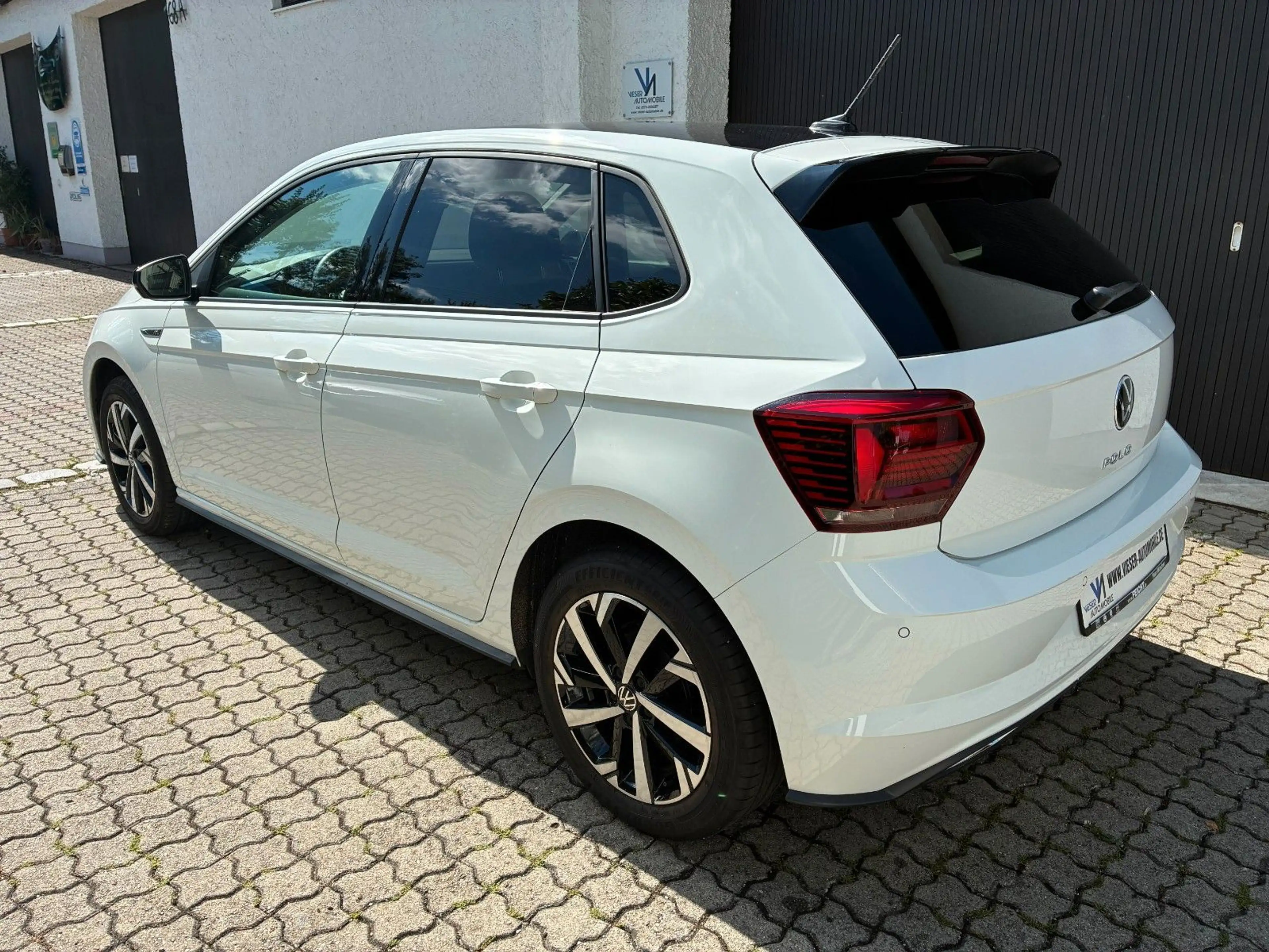 Volkswagen Polo VI Highline R-Line Navi LED 23000 km !!! — photo 2