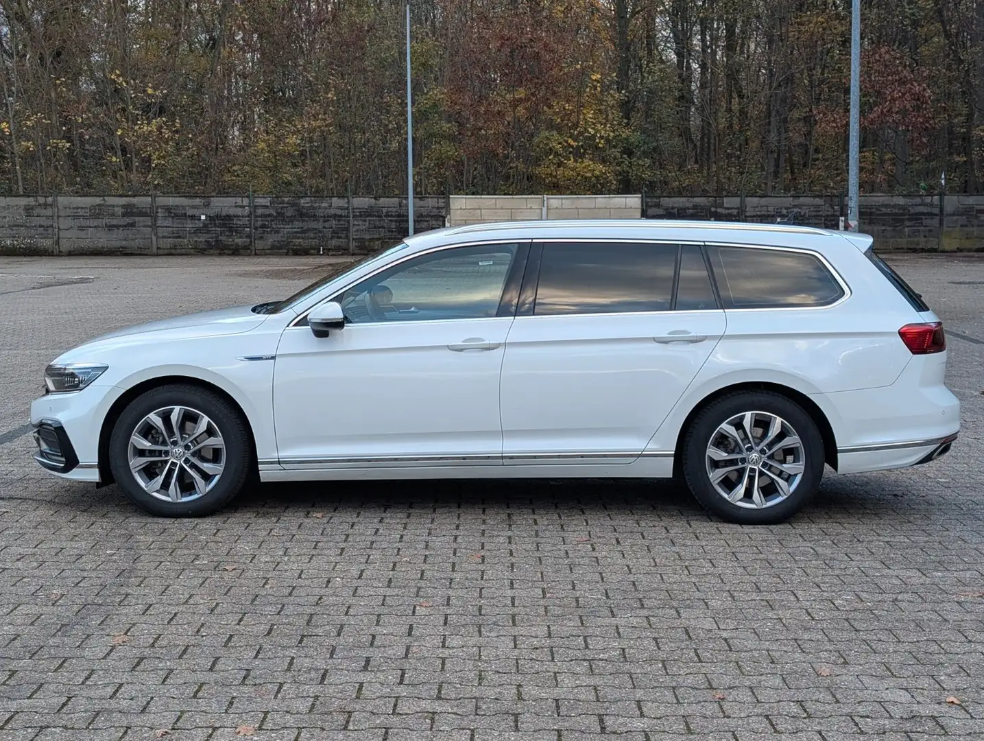 Volkswagen Passat Variant Passat GTE IQ.Light/Alcantara/EHK/Kamera/AHK Weiß - 2