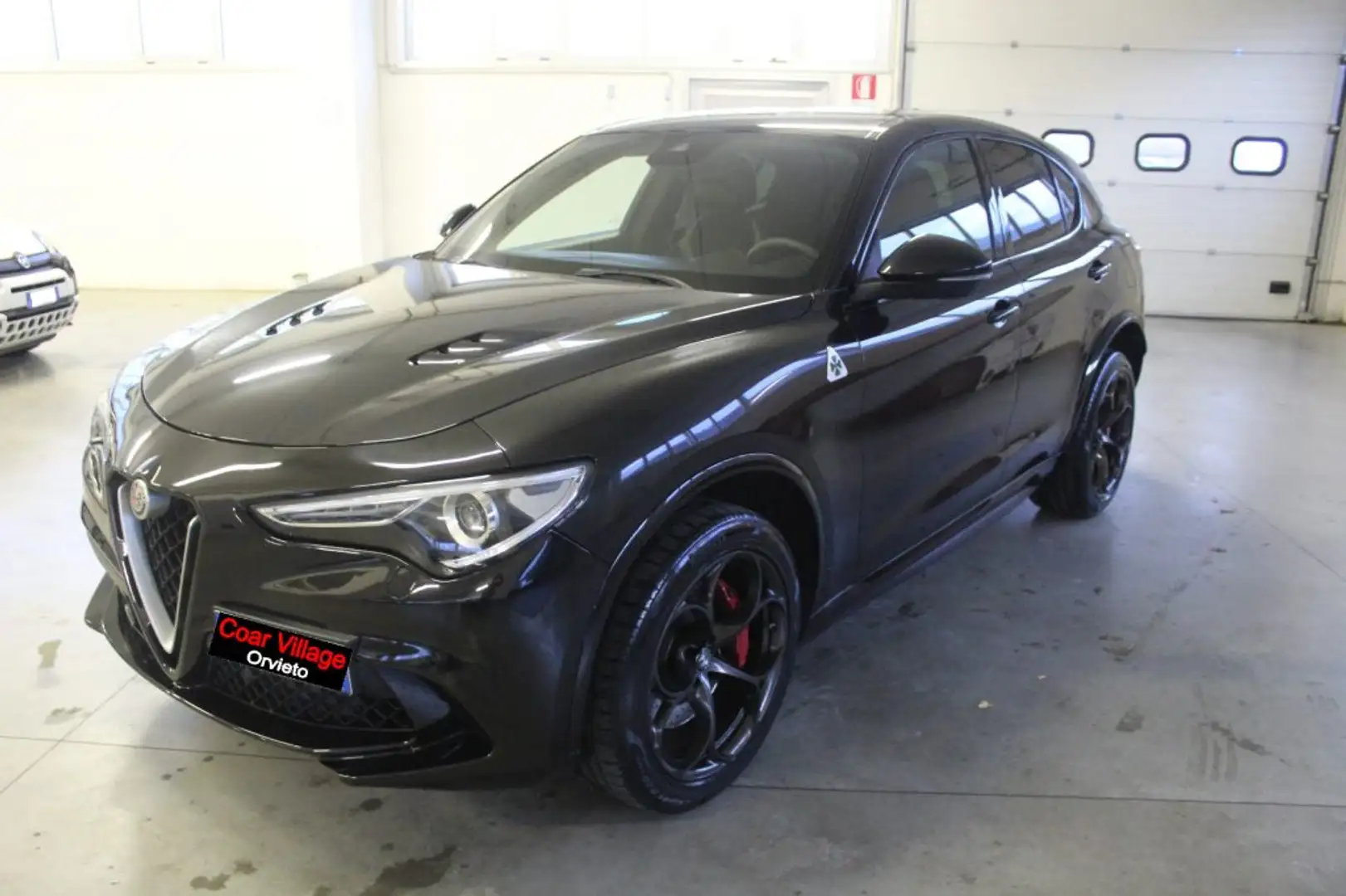 Alfa Romeo Stelvio 2.9 Bi-Turbo V6 510 CV AT8 Quadrifoglio Чорний - 1