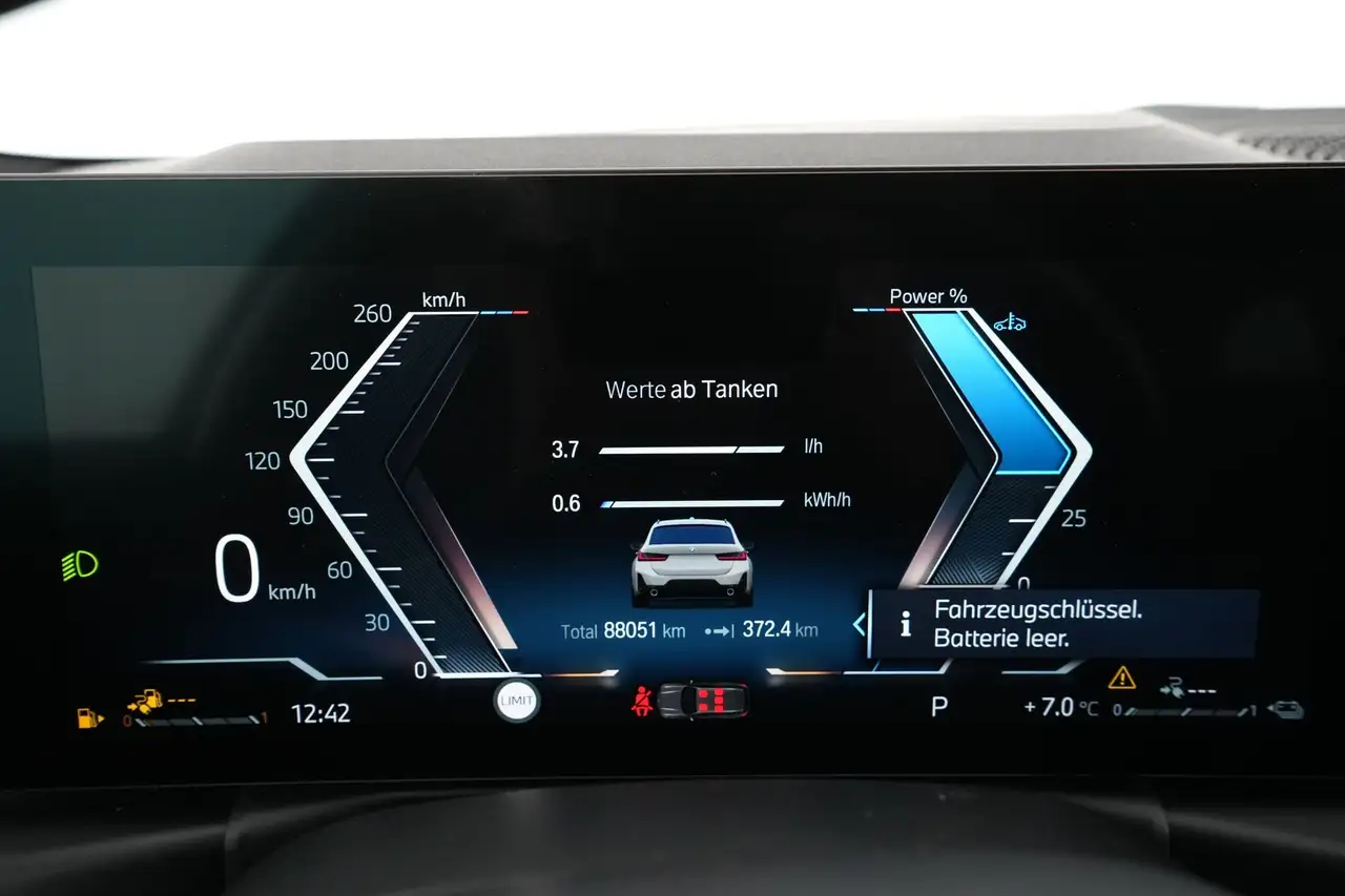 BMW 330 e M Sport Pro|ad.LED|PAN|el.Sitze|RFK|ACC|AHK 7