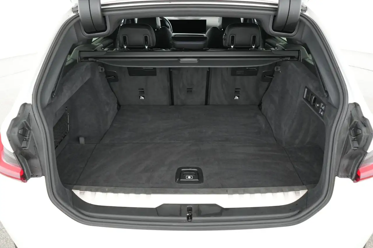 BMW 330 e M Sport Pro|ad.LED|PAN|el.Sitze|RFK|ACC|AHK 6