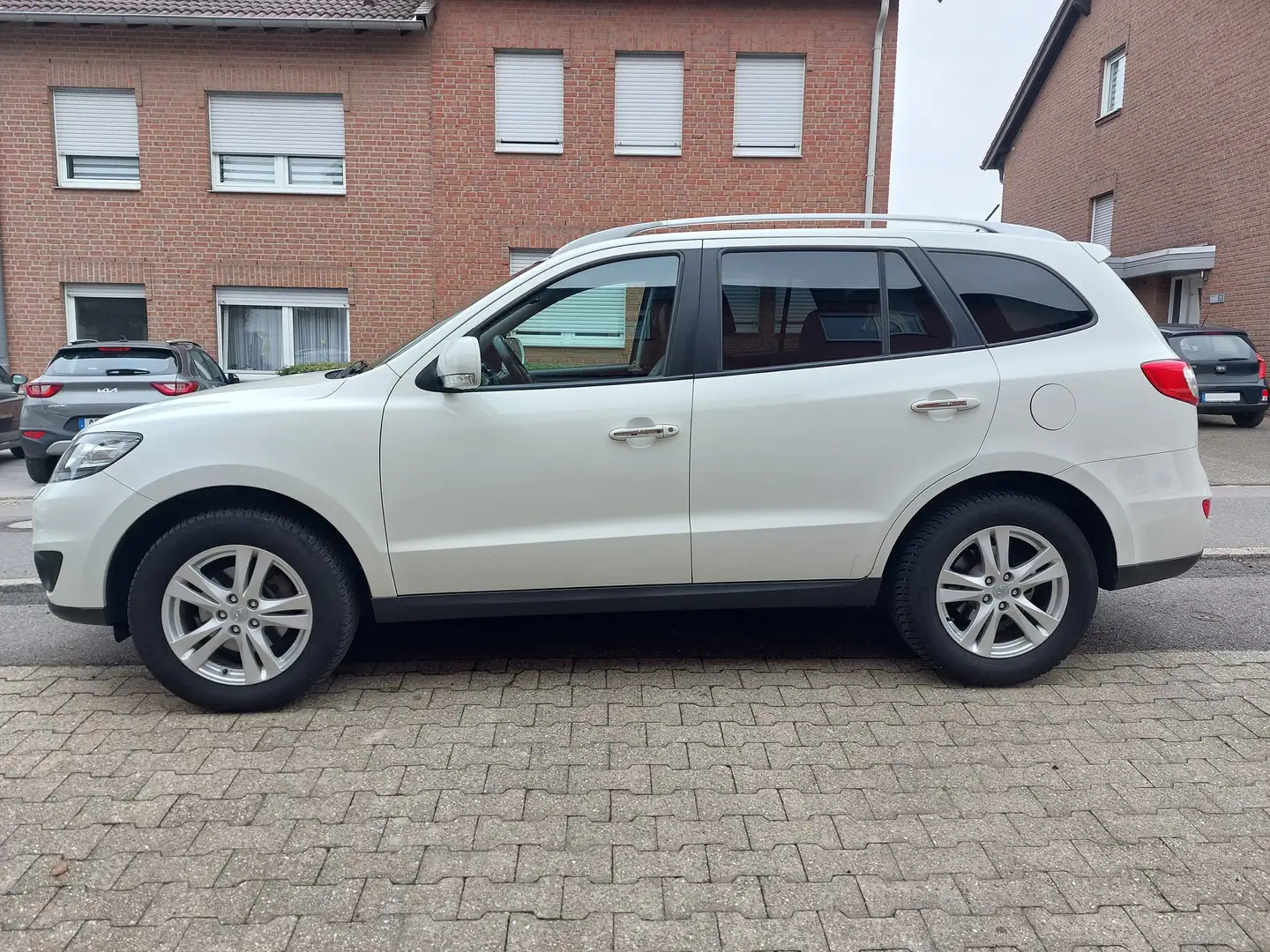 Hyundai SANTA FE Santa Fe 2.2 CRDi 4WD CPF Automatik Comfort Weiß - 2