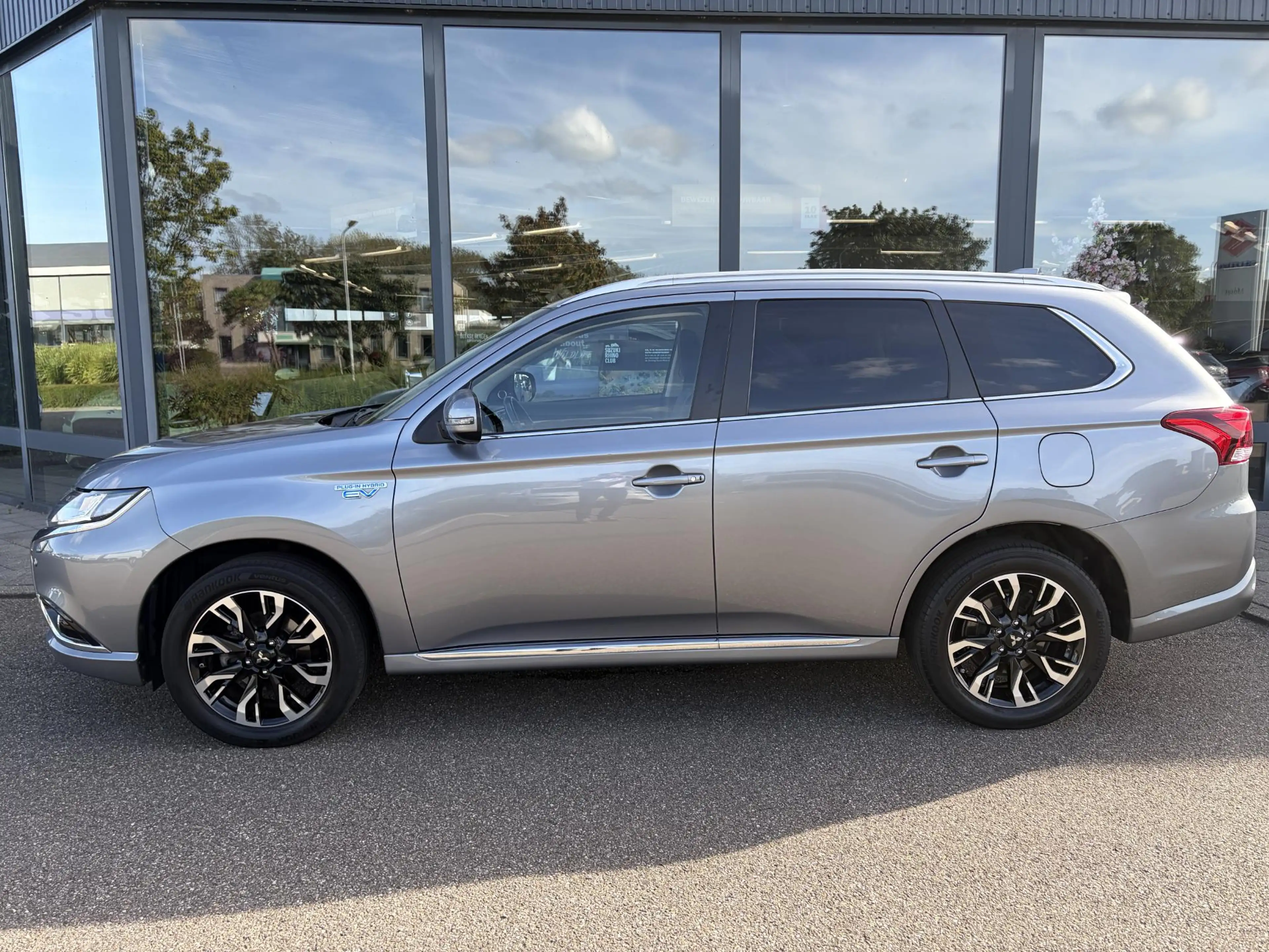 Mitsubishi Outlander 2.0 PHEV instyle+ — photo 4