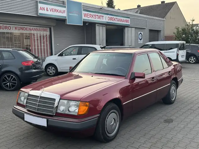 Mercedes-Benz E 200 200 E 5-Gang 1.Hand*Scheckheft*SCHIEBEDACH