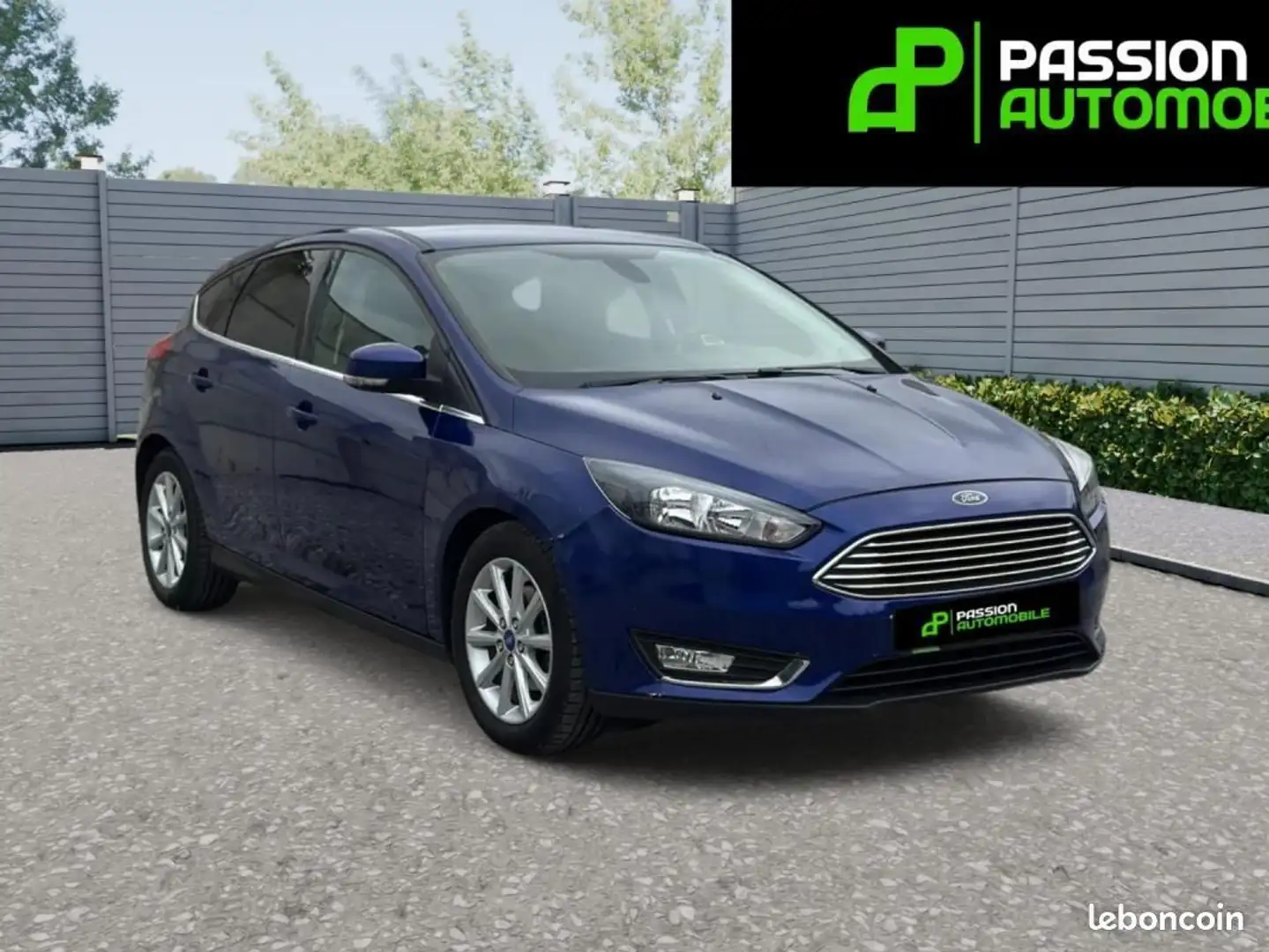 Ford Focus Berline Titanium Bleu - 2