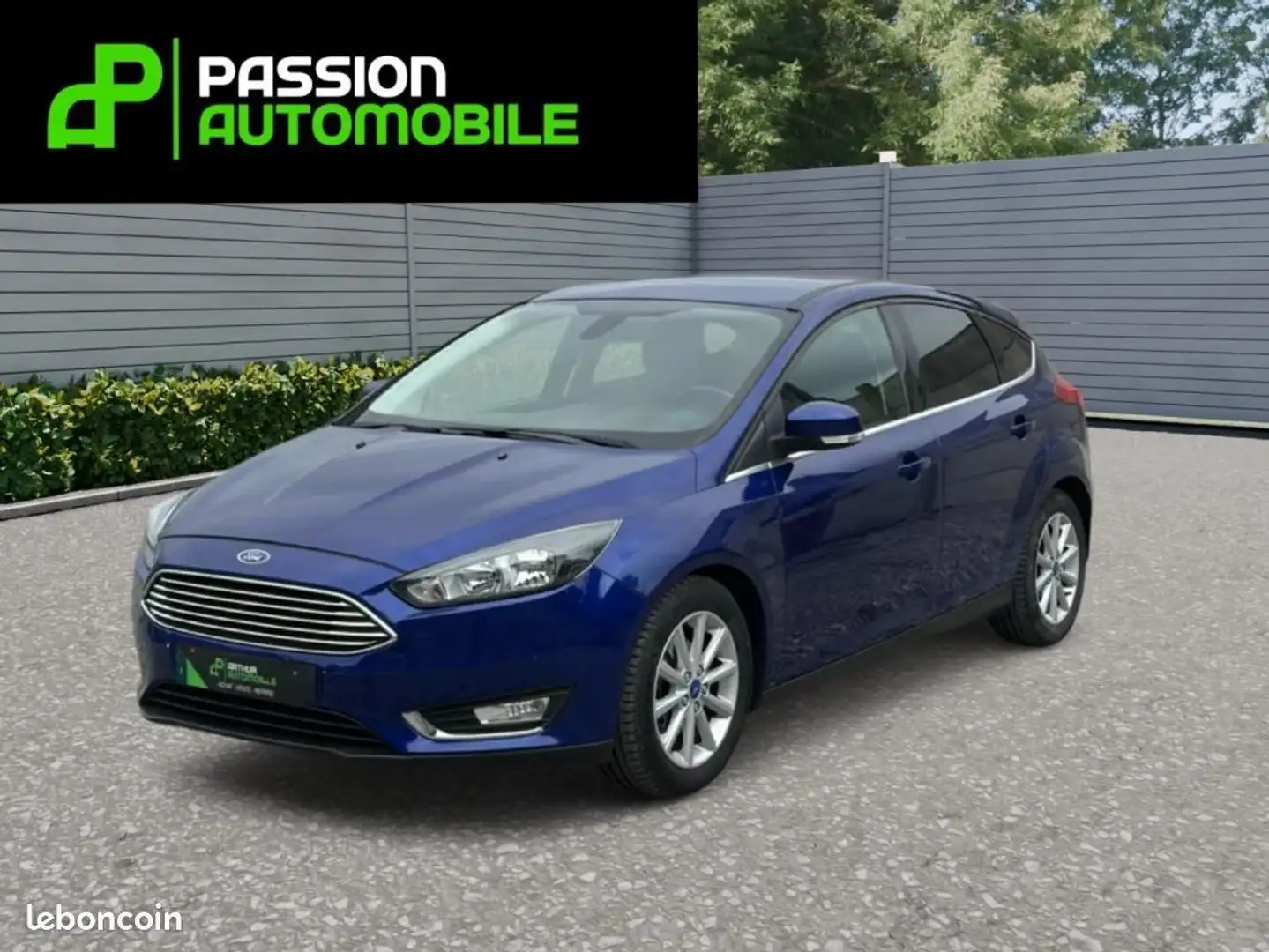 Ford Focus Berline Titanium Bleu - 1