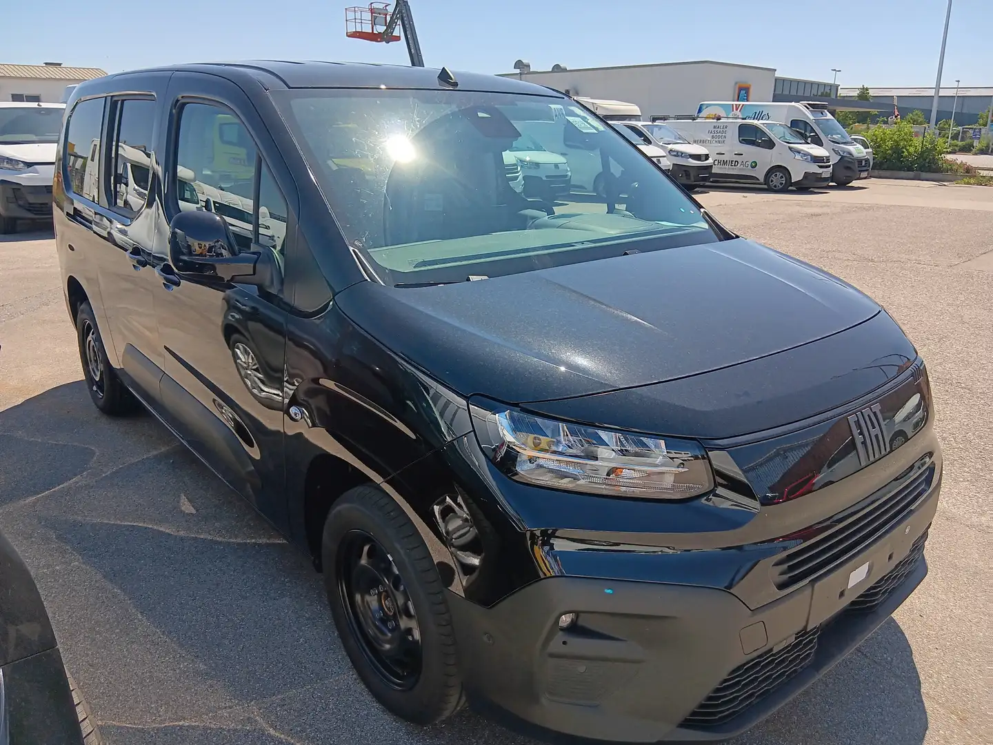 Fiat Doblo XL BlueHDi 130 MT Tech Paket+Komfort Paket Zwart - 2