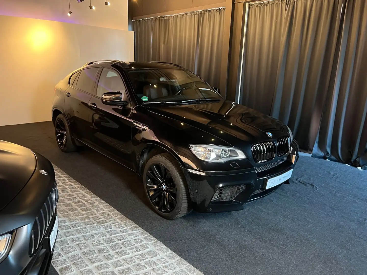 BMW X6 M ab 170€ monatlich Schwarz - 1