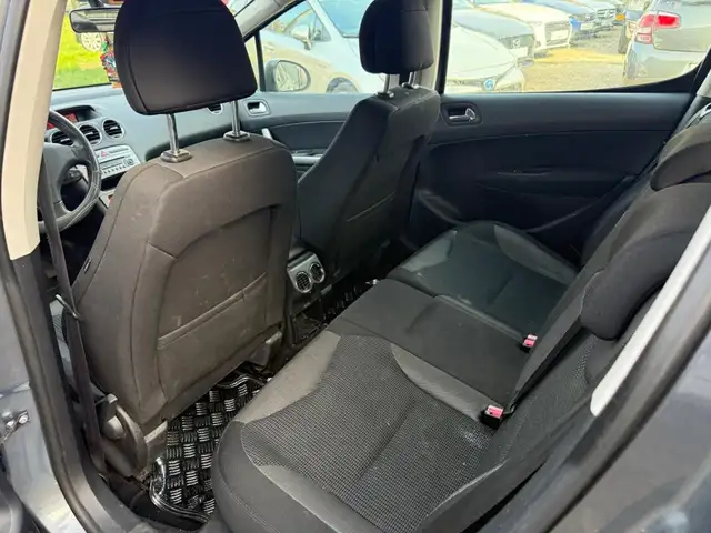 Peugeot 308 view 9