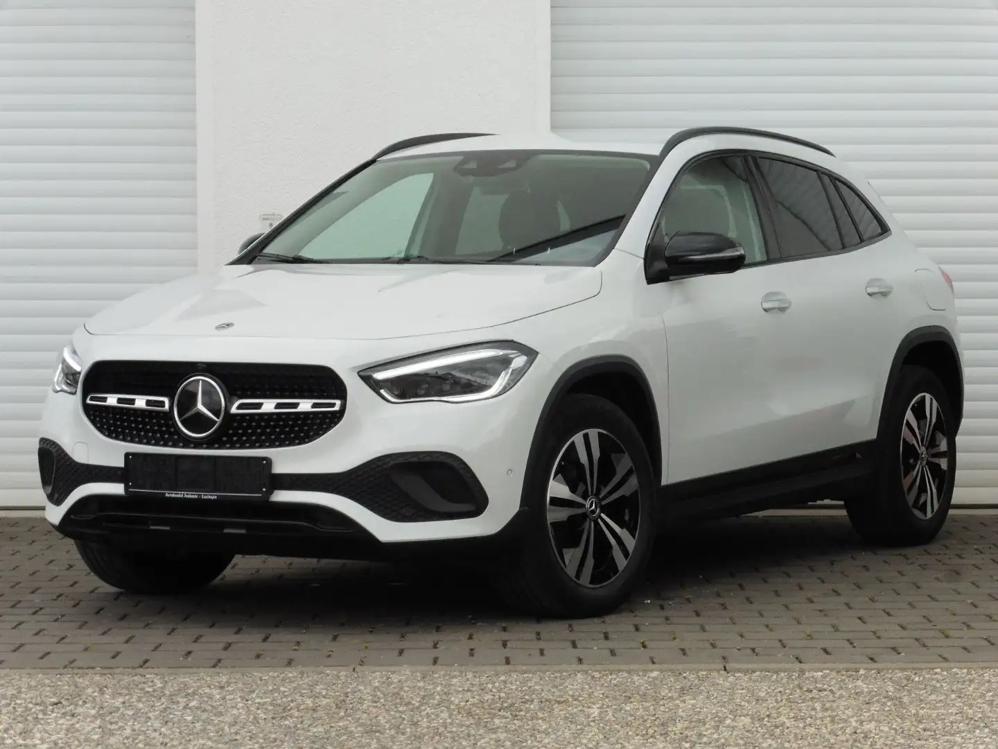 Mercedes-Benz GLA 200 d DCT WIDE MBeam 360° Distronic STHZG 18 Blanc - 1
