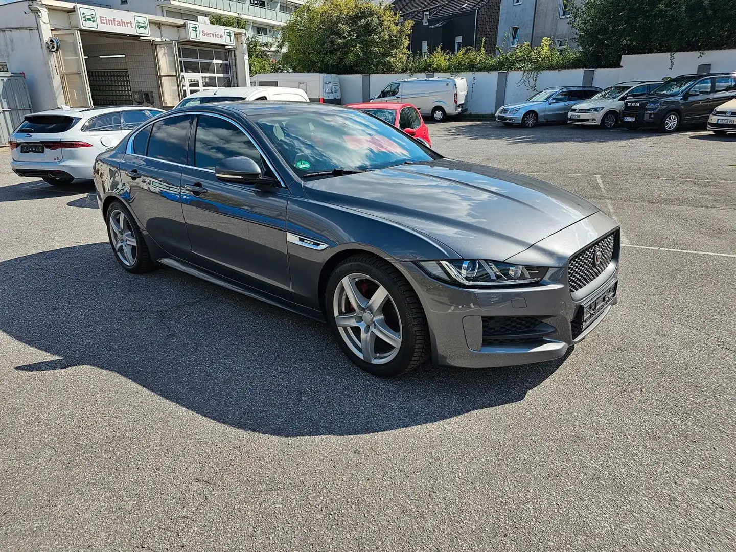Jaguar XE 20d 180PS R-Sport Gris - 2