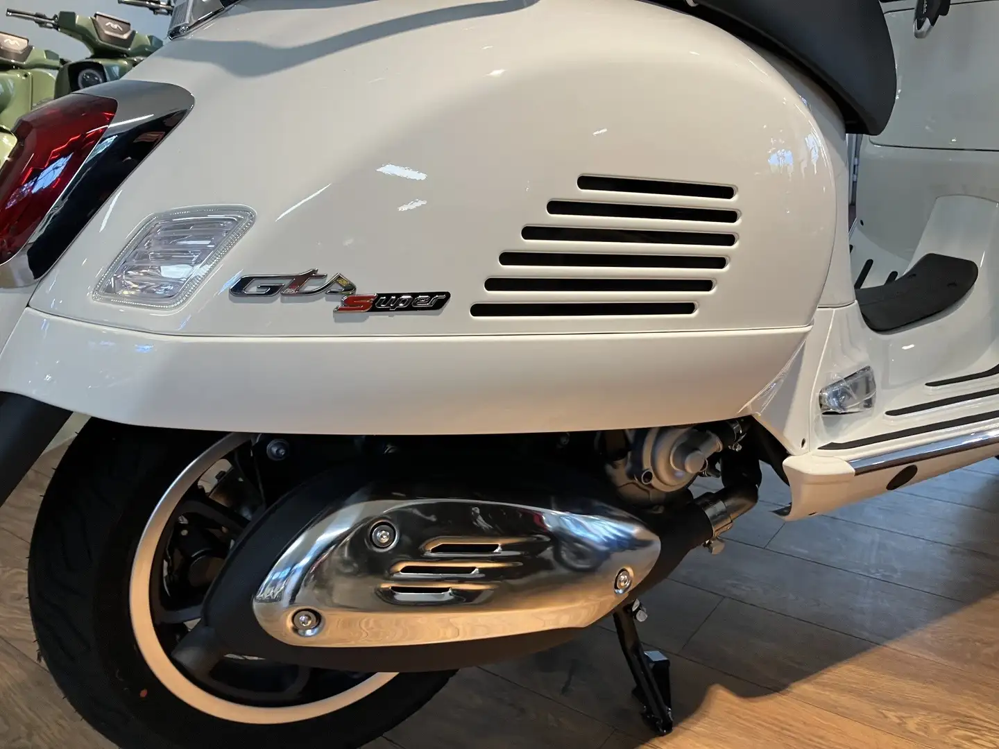 Vespa GTS 300 SUPER E5 BIANCO B04 Blanco - 2