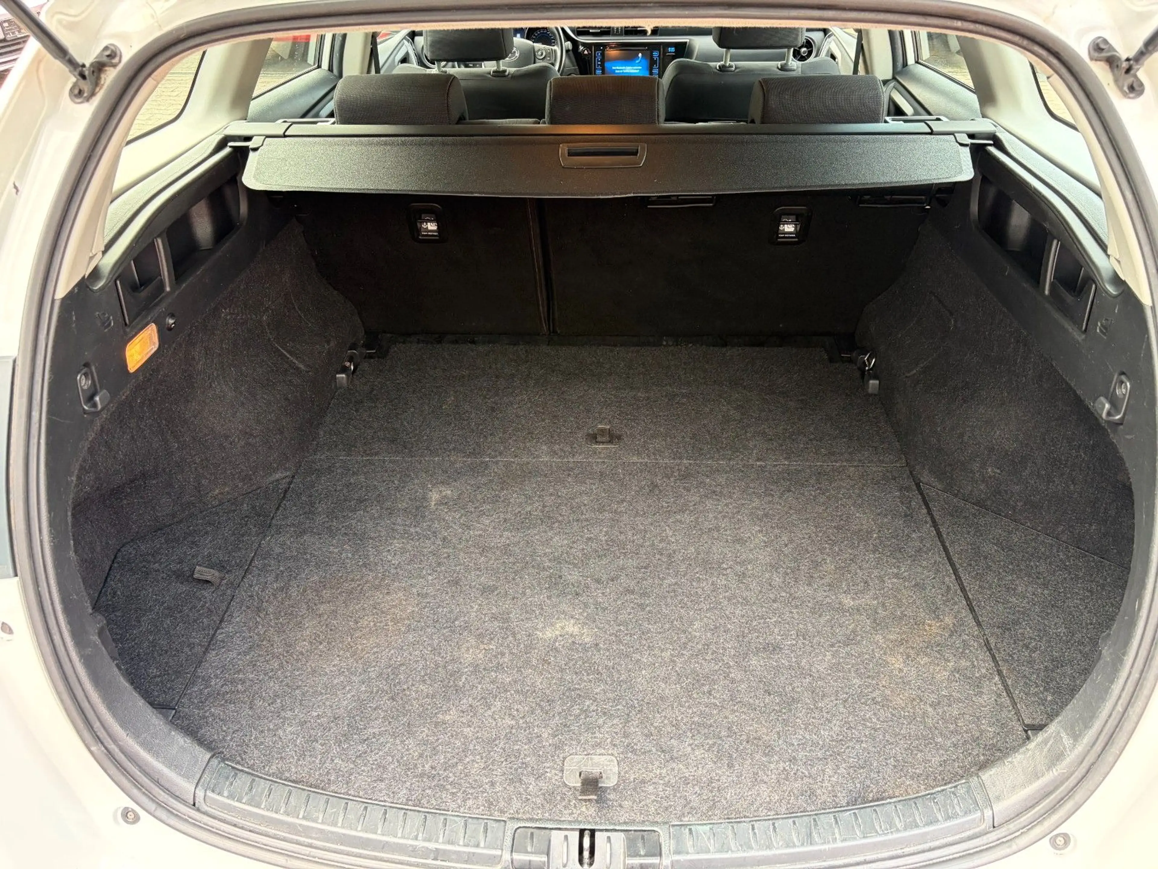 Toyota Auris Hybrid Comfort*KAMERA* — photo 9