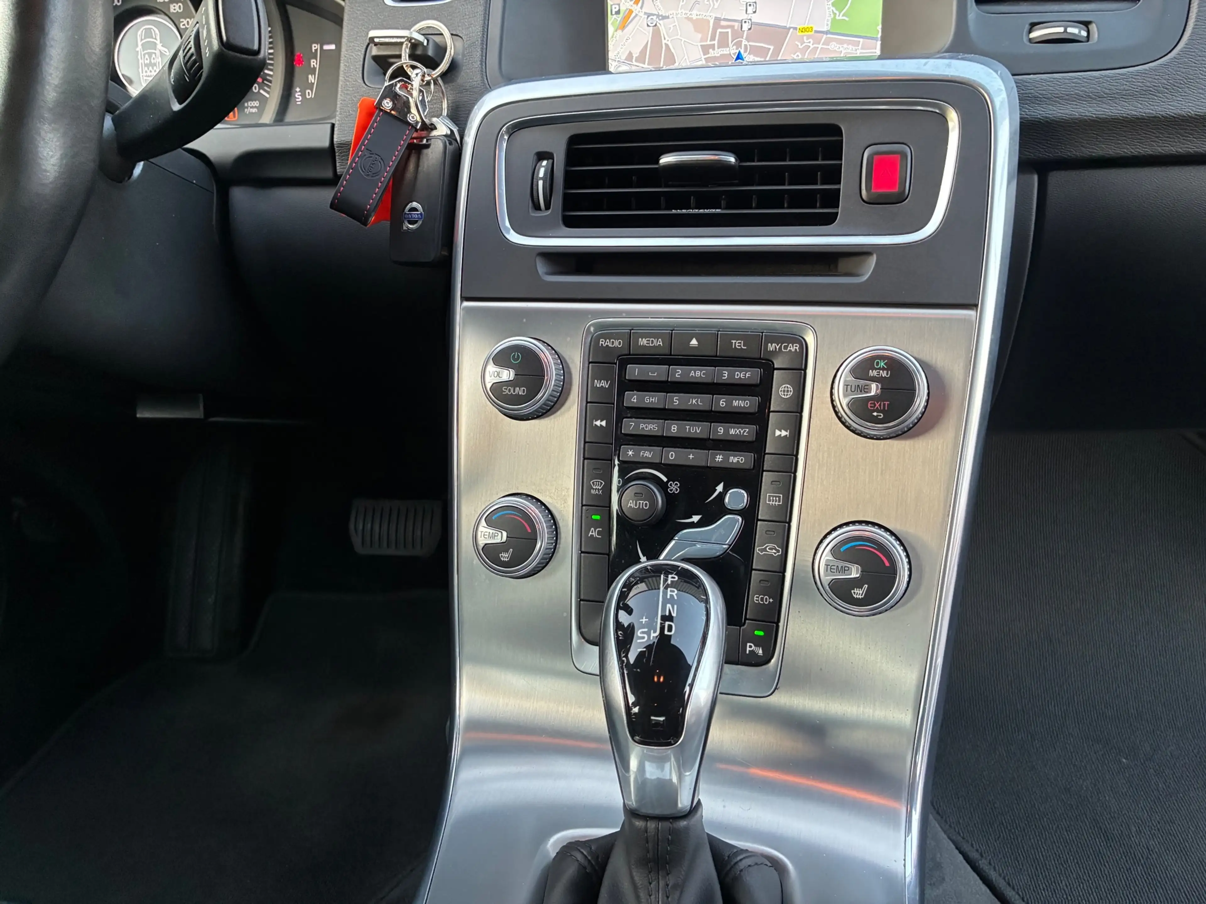 Volvo S60 1.5 T3 Momentum Automaat Leder Navigatie Trekhaak — photo 13