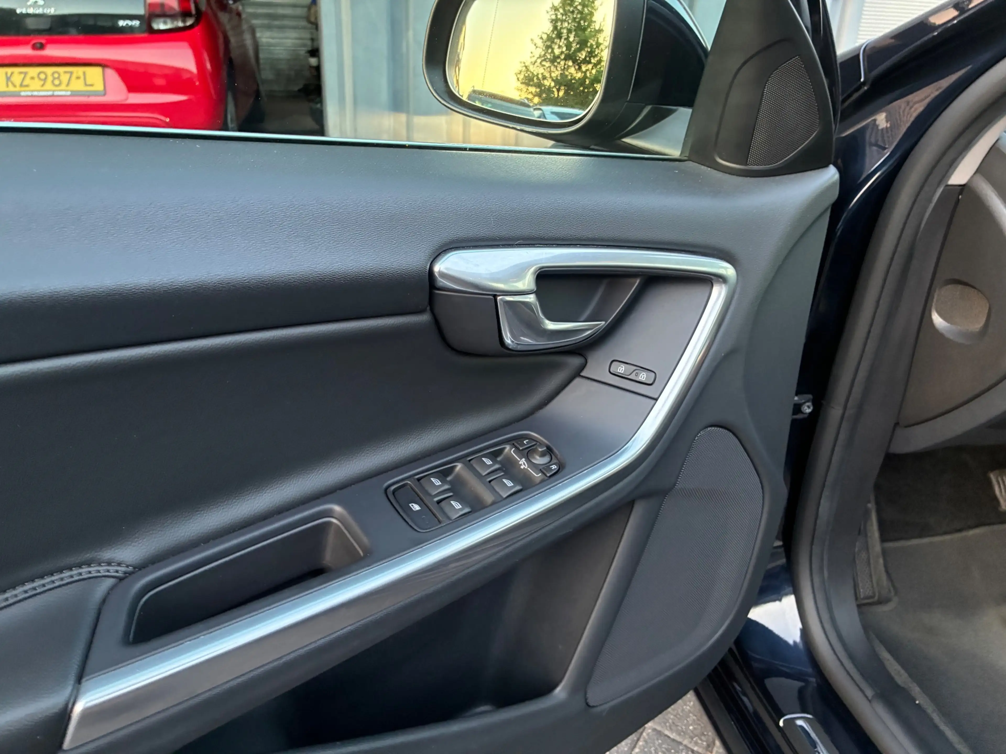 Volvo S60 1.5 T3 Momentum Automaat Leder Navigatie Trekhaak — photo 12