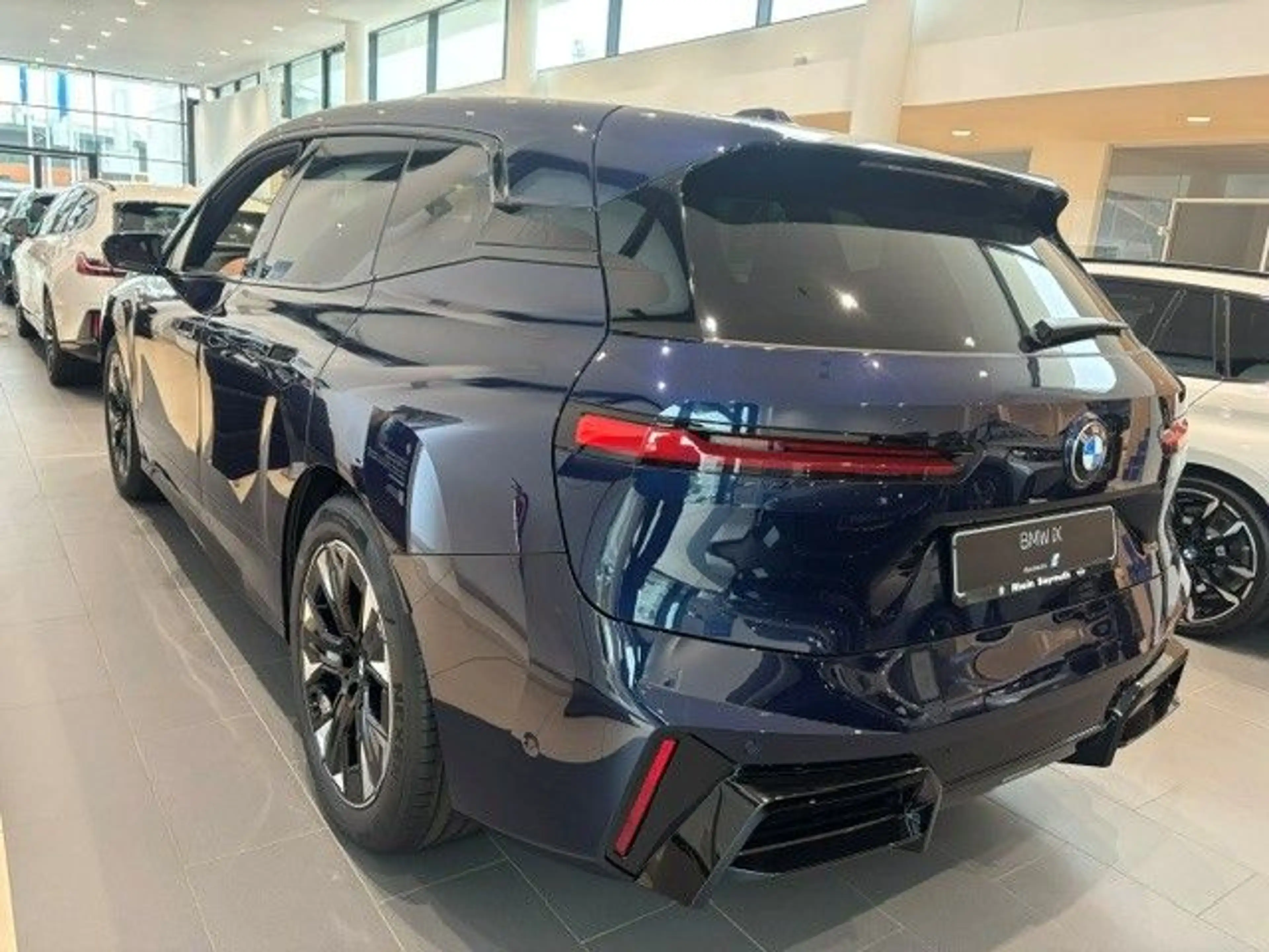 BMW iX xDrive60 *TOP AUSSTATTUNG* — photo 7