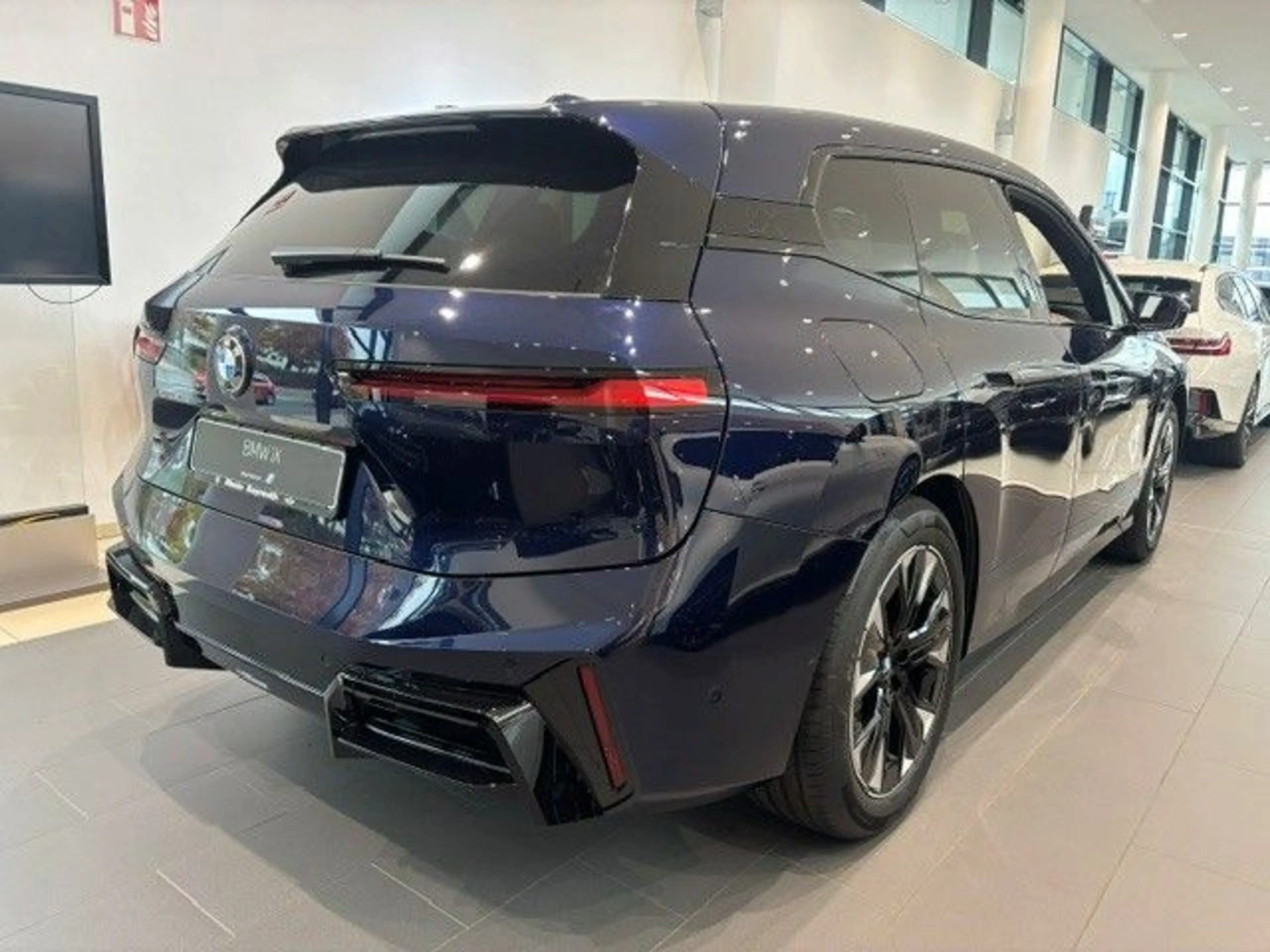 BMW iX xDrive60 *TOP AUSSTATTUNG* — photo 5