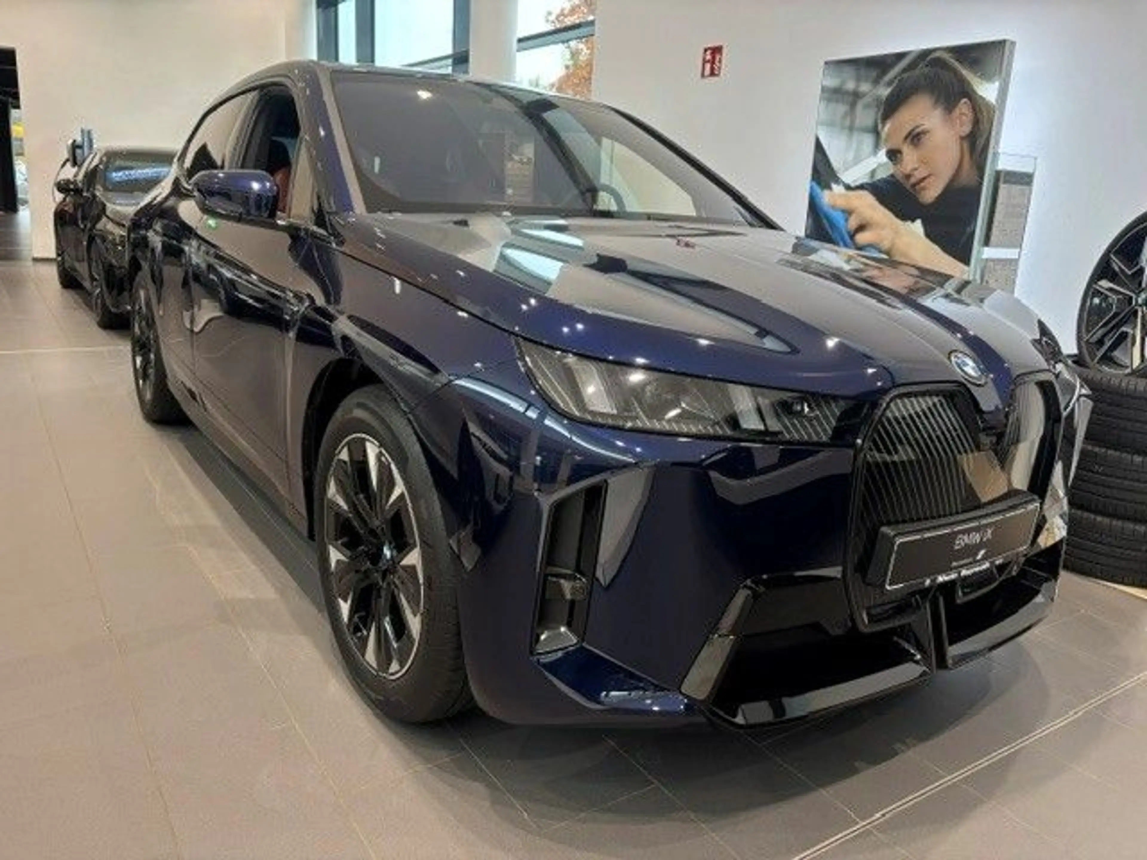 BMW iX xDrive60 *TOP AUSSTATTUNG* — photo 3