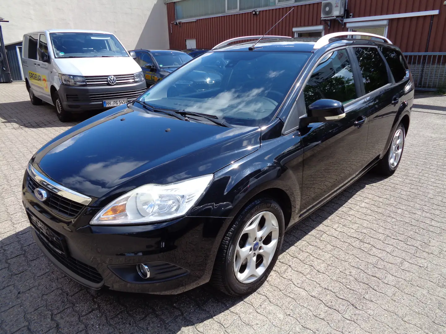 Ford Focus 1.6 TDCI Viva, Klima, Navi, PDC, 1.Hand Schwarz - 2