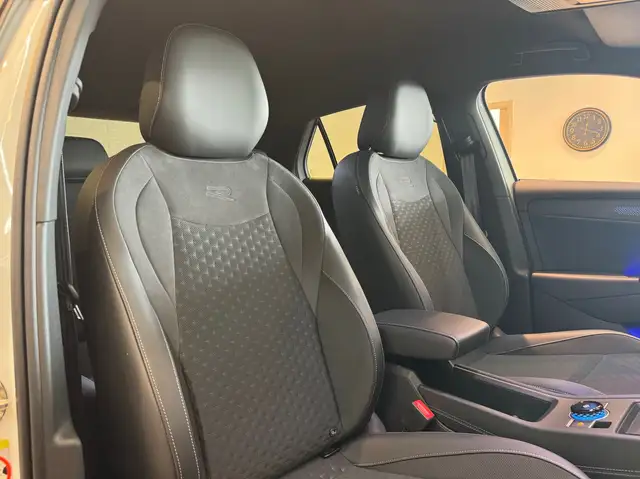 Volkswagen T-Roc view 13