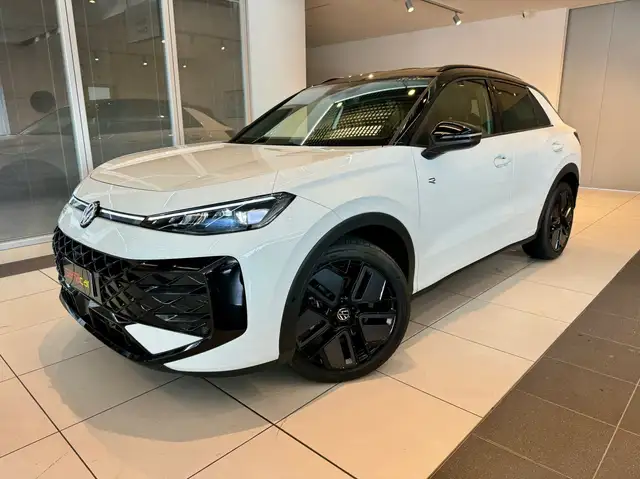 Volkswagen T-Roc view 3