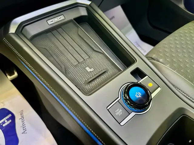 Volkswagen T-Roc view 14