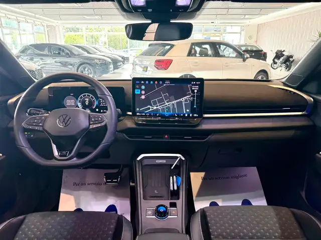 Volkswagen T-Roc view 10