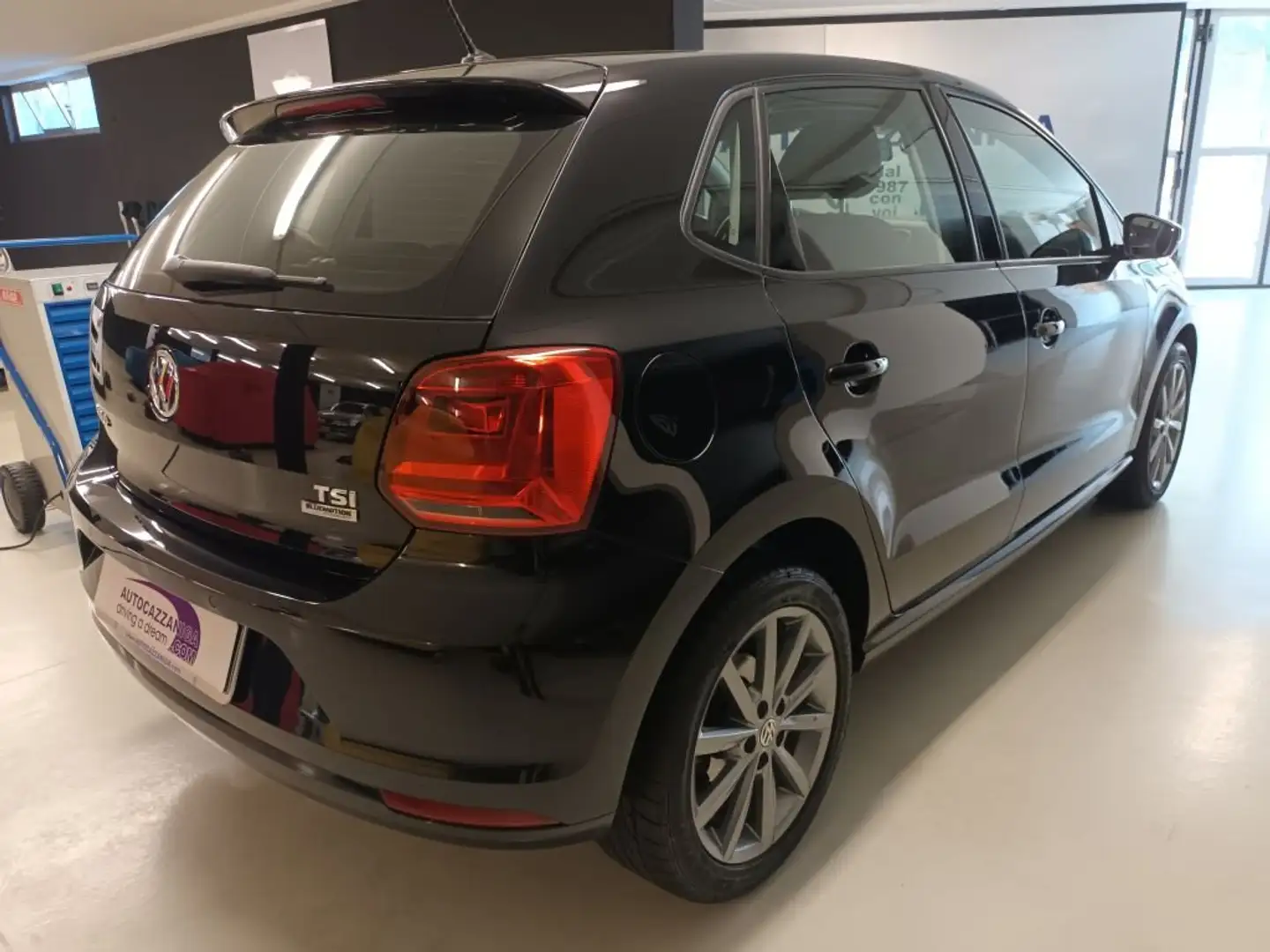 Volkswagen Polo 1.2 TSI 90cv HIGHLINE 5 PORTE PRATICAMENTE NUOVA Negro - 2