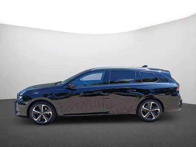 Opel Astra view 4