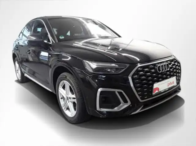 Audi Q5 view 10